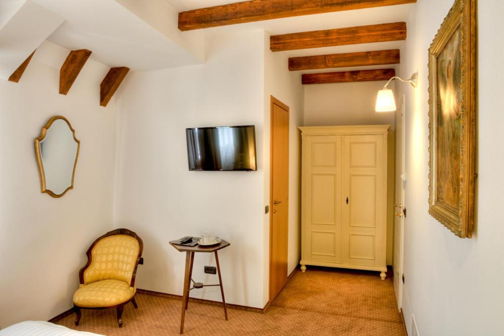 Double Room - Photo 9
