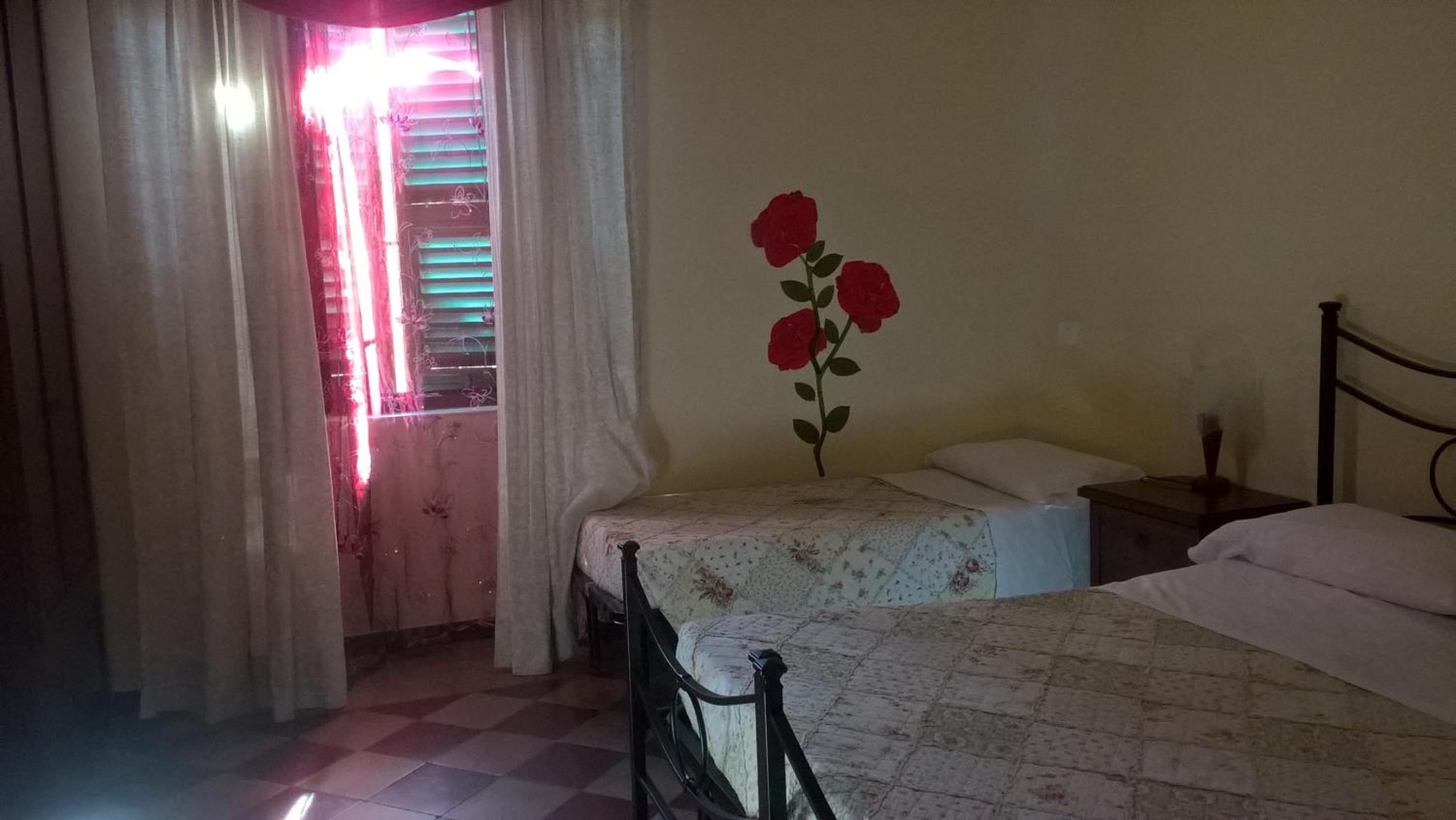 Double Room - Photo 3