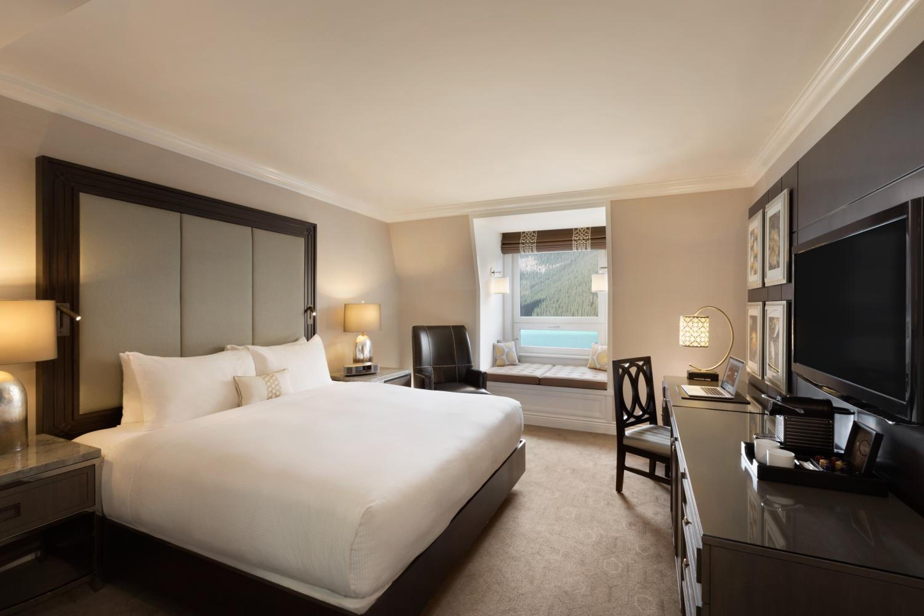 Fairmont Gold Room with Lake View - Photo 1