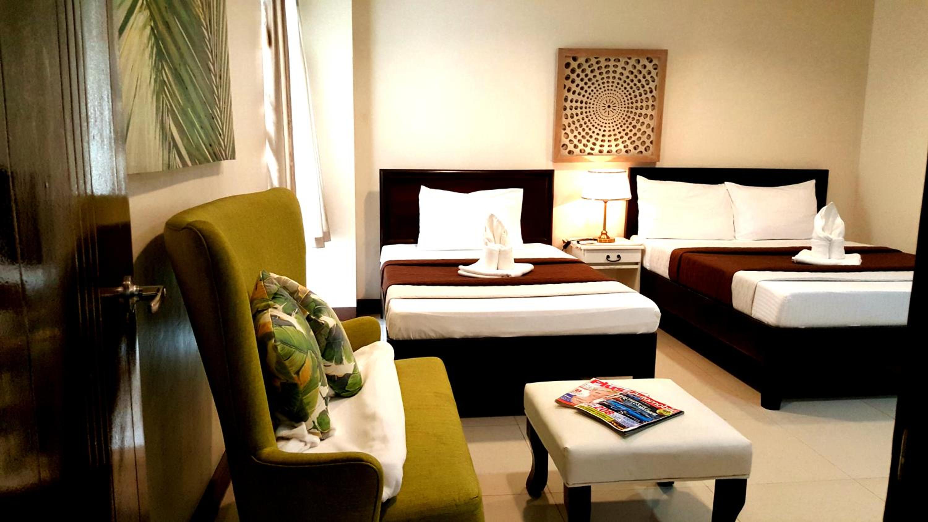 Quadruple Room with Sea View - Photo 14