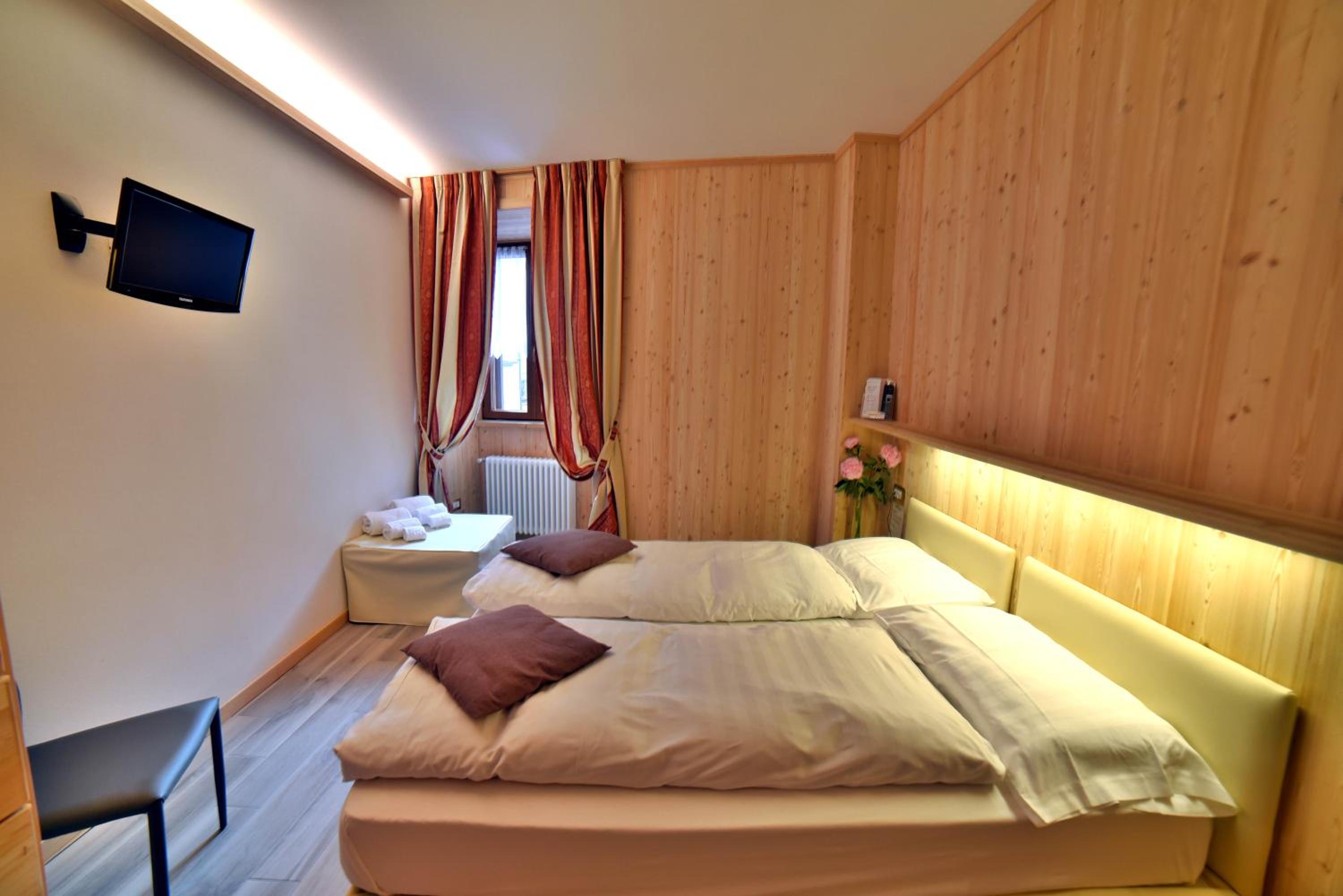 Double or Twin Room photo 2