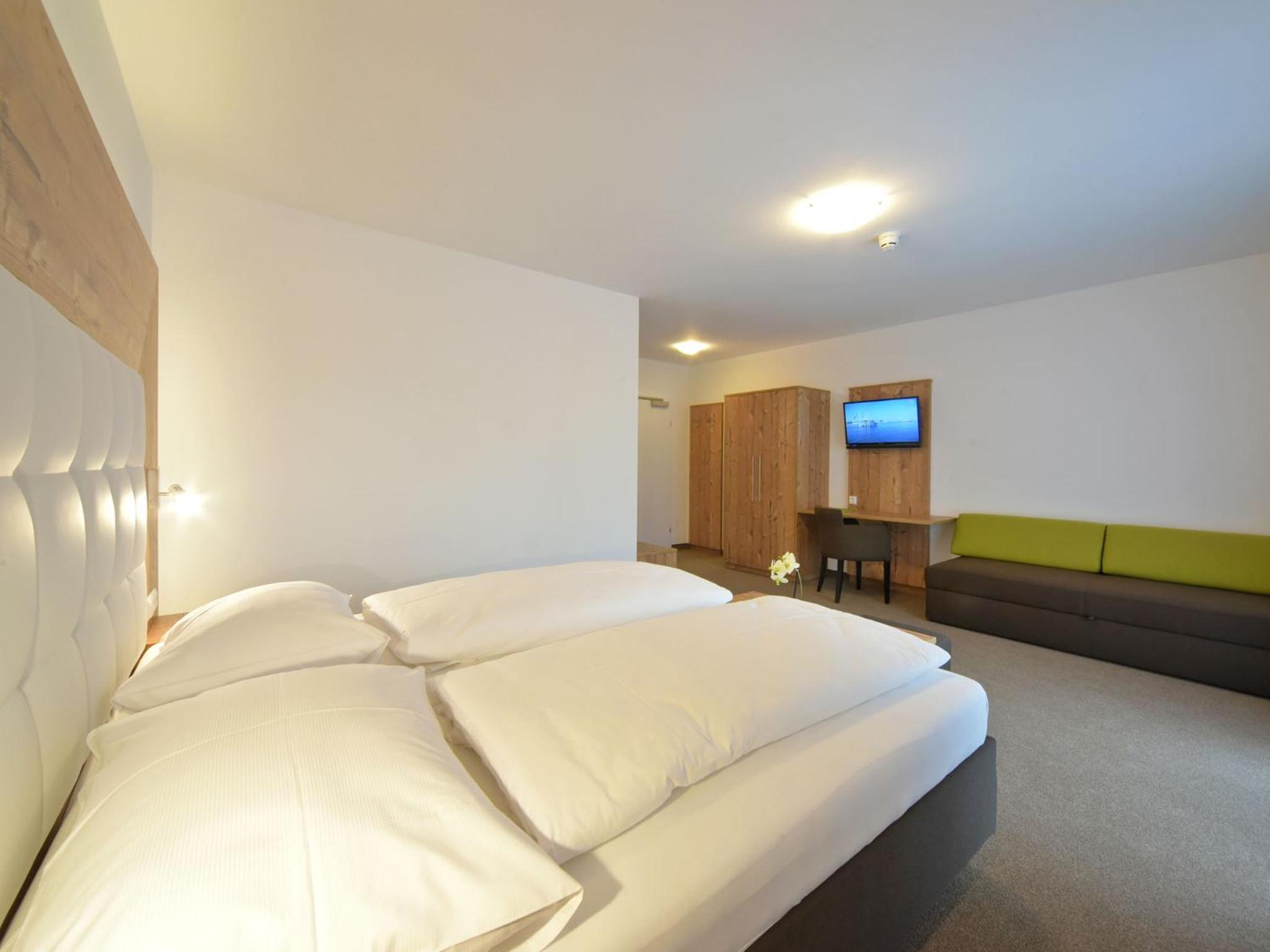 Comfort Double Room with Balcony - Photo 1