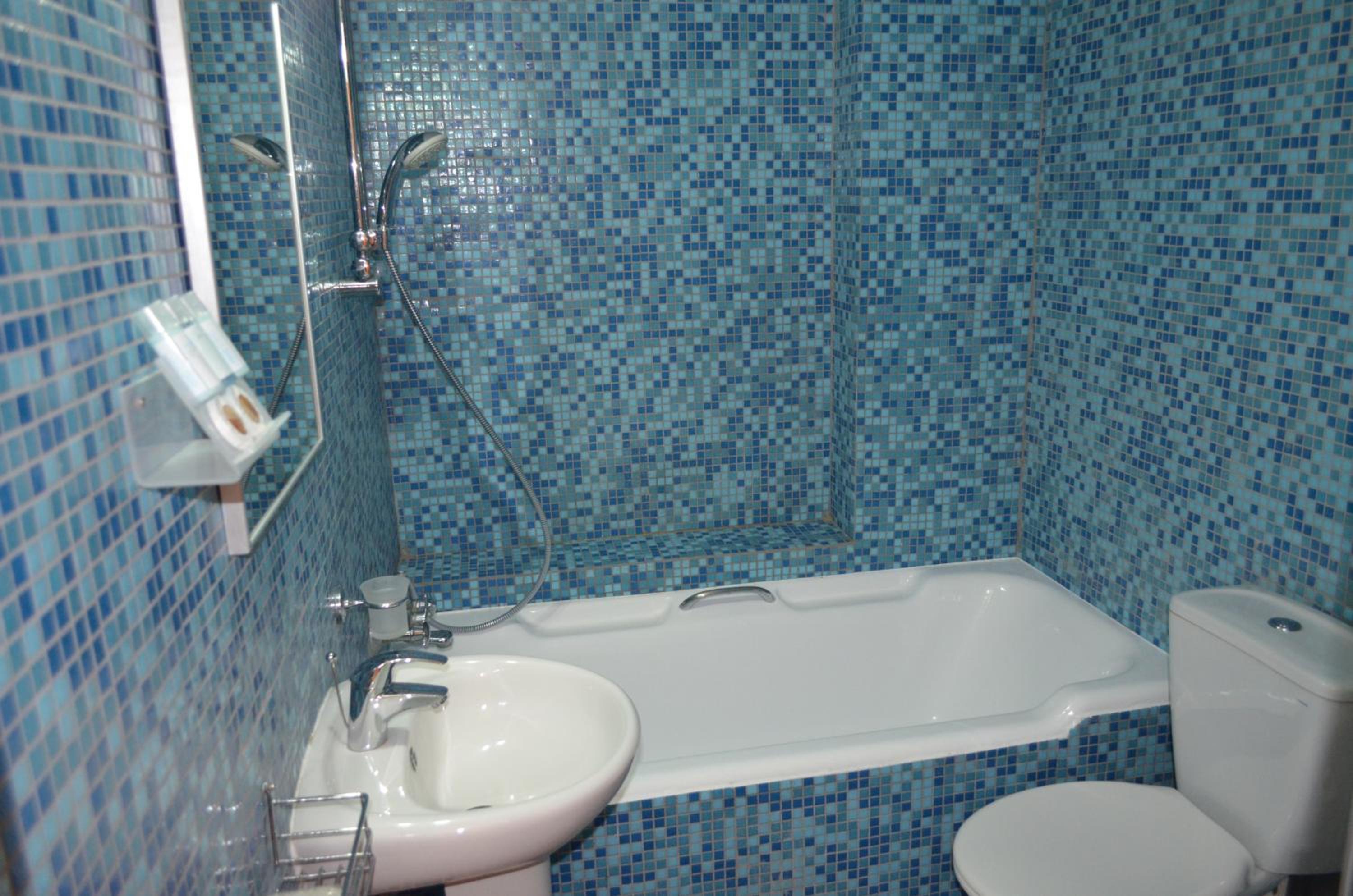 Double Room - Photo 16