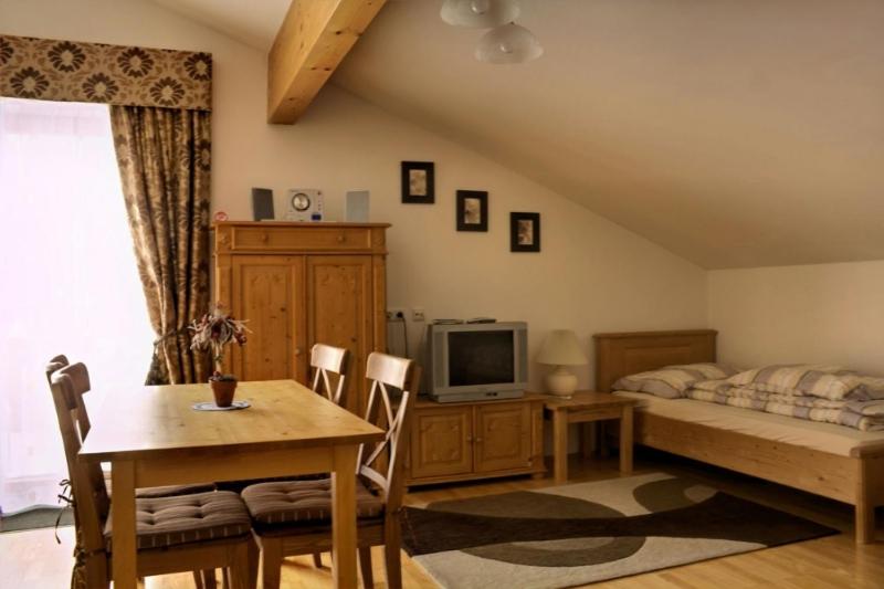 One-Bedroom Apartment with Balcony photo 2