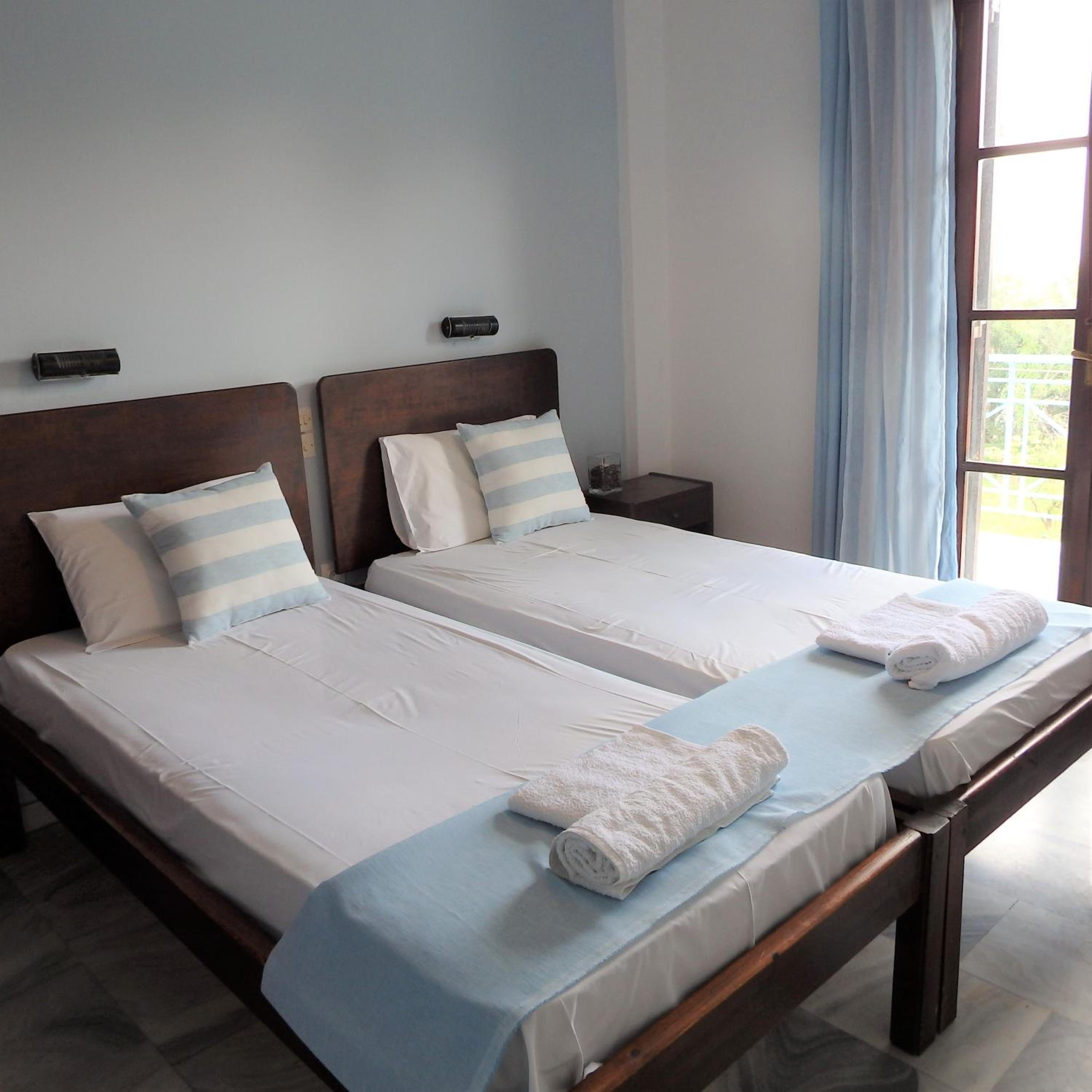 One-Bedroom Apartment with Balcony (3 Adults)