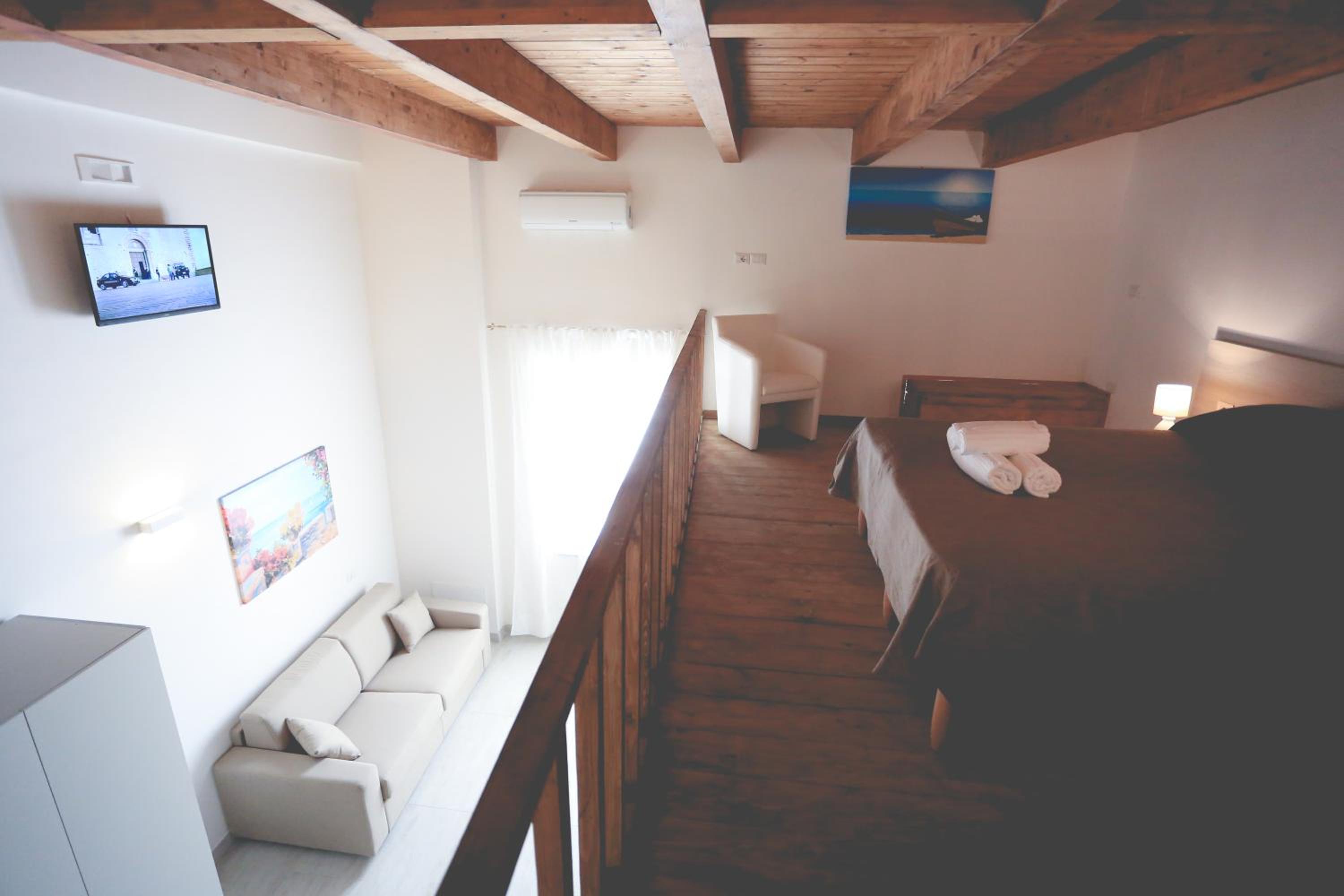 Deluxe Quadruple Room photo 2