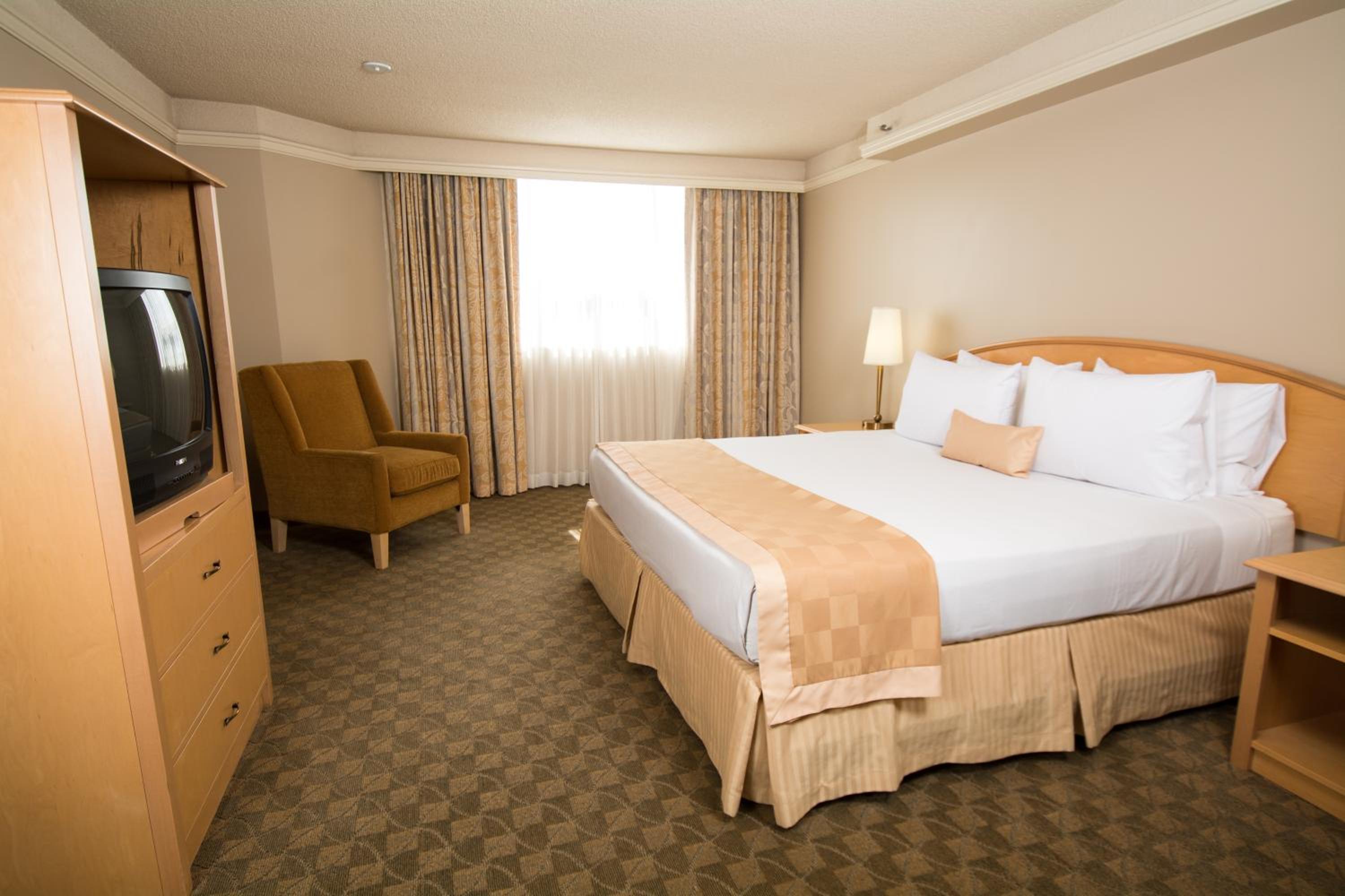 Standard King Room photo 1