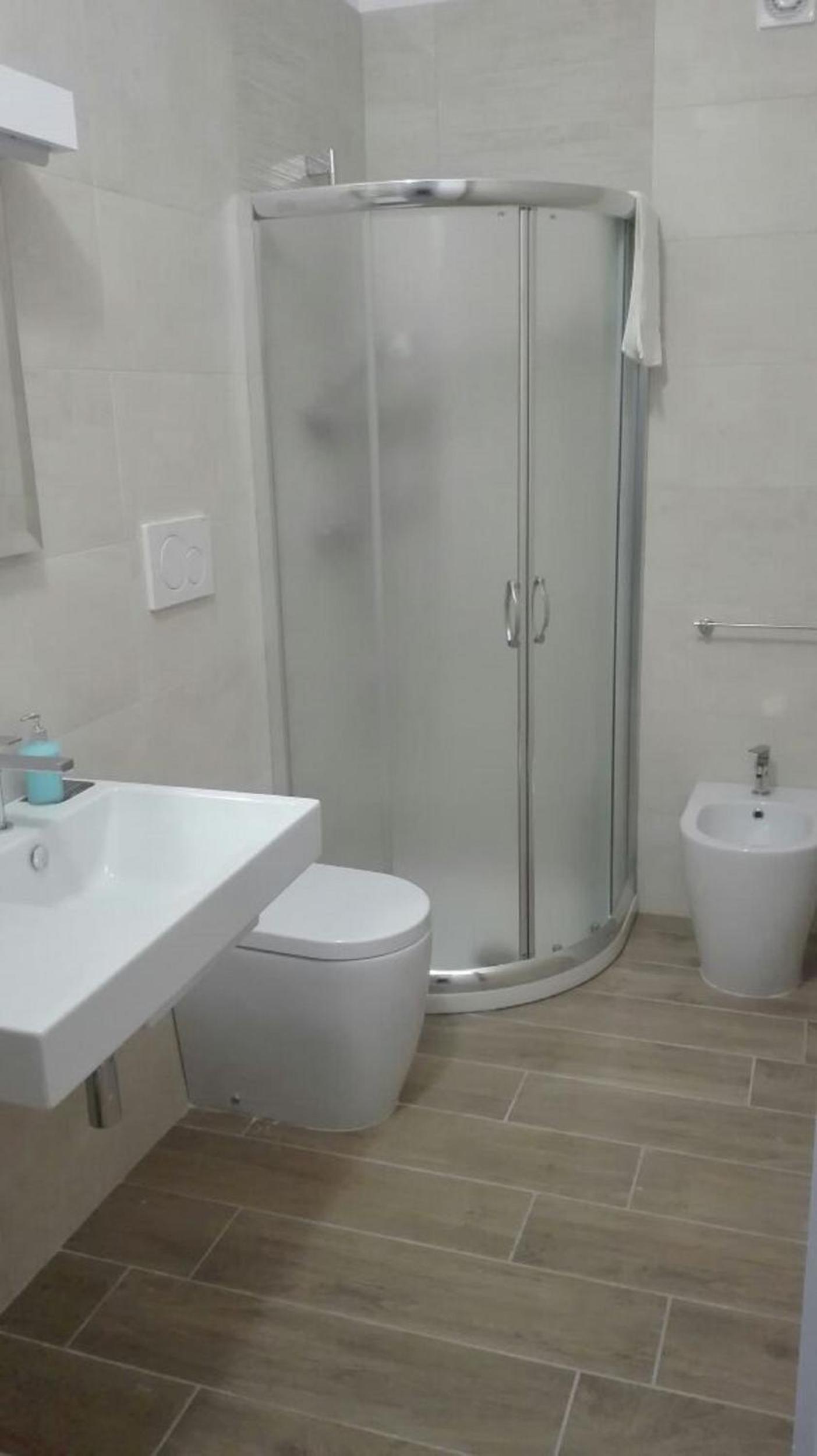 Double Room with Extra Bed - Photo 17