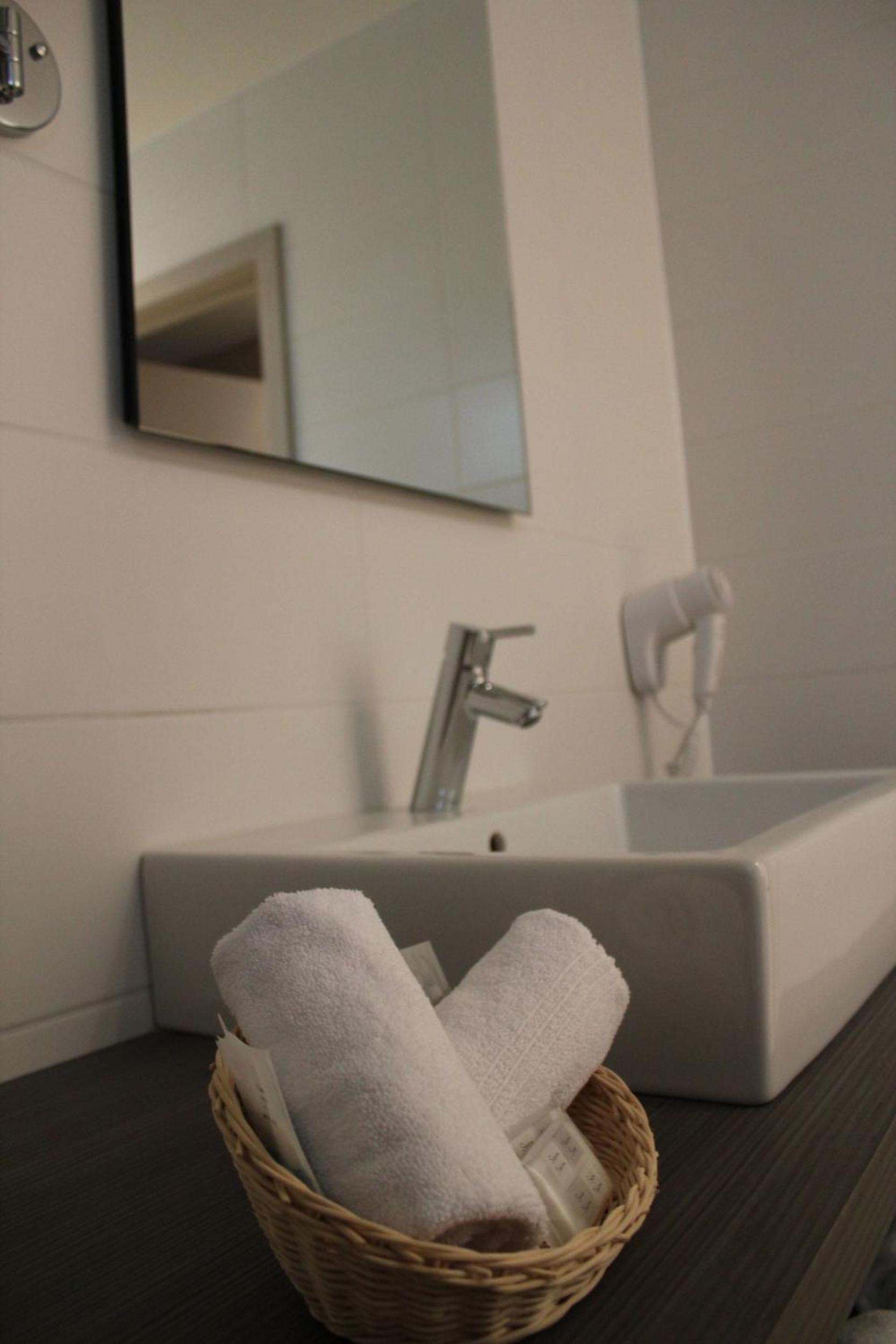 Standard Double Room with Shower photo 2