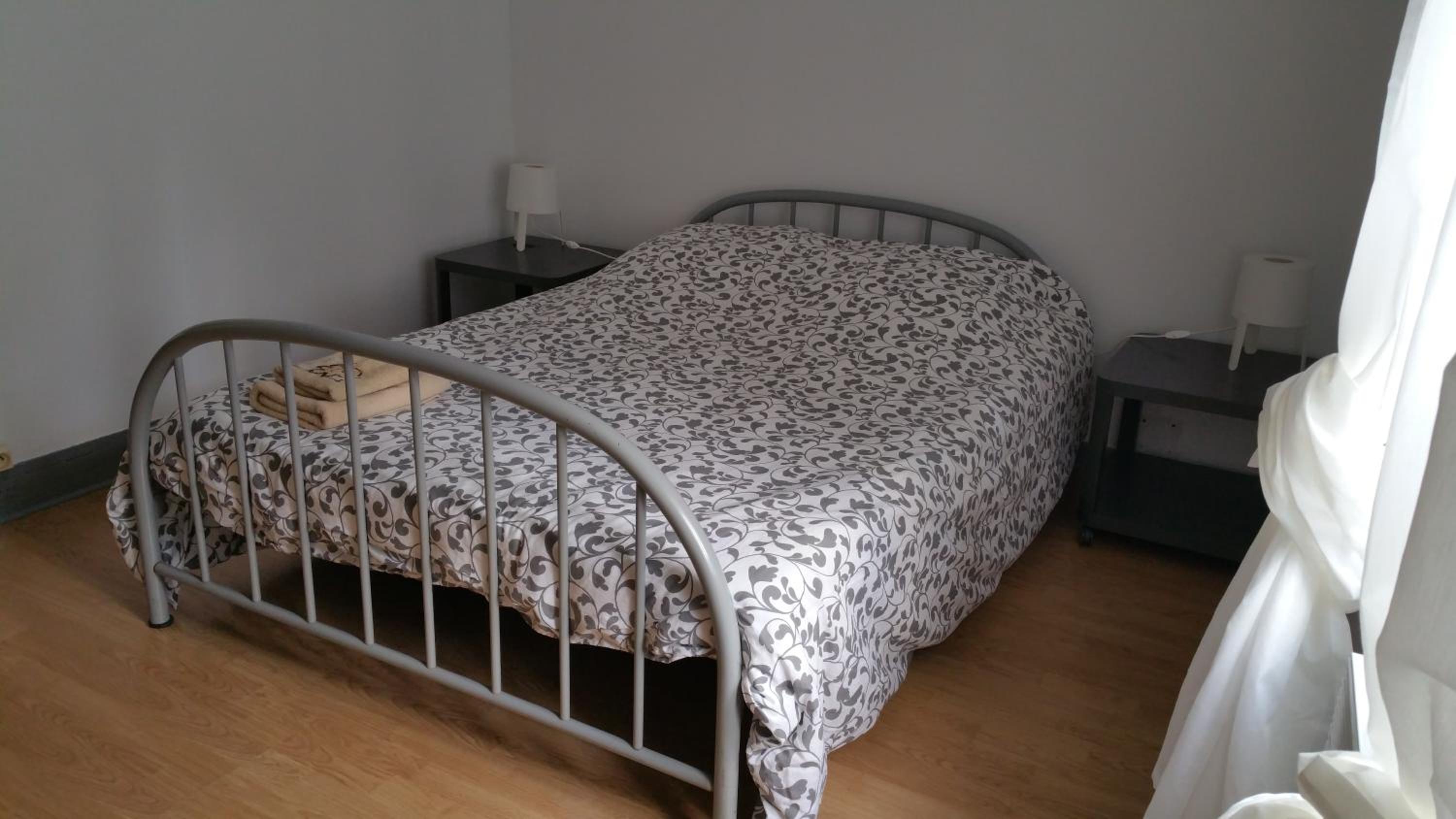 One-Bedroom Apartment - Photo 12