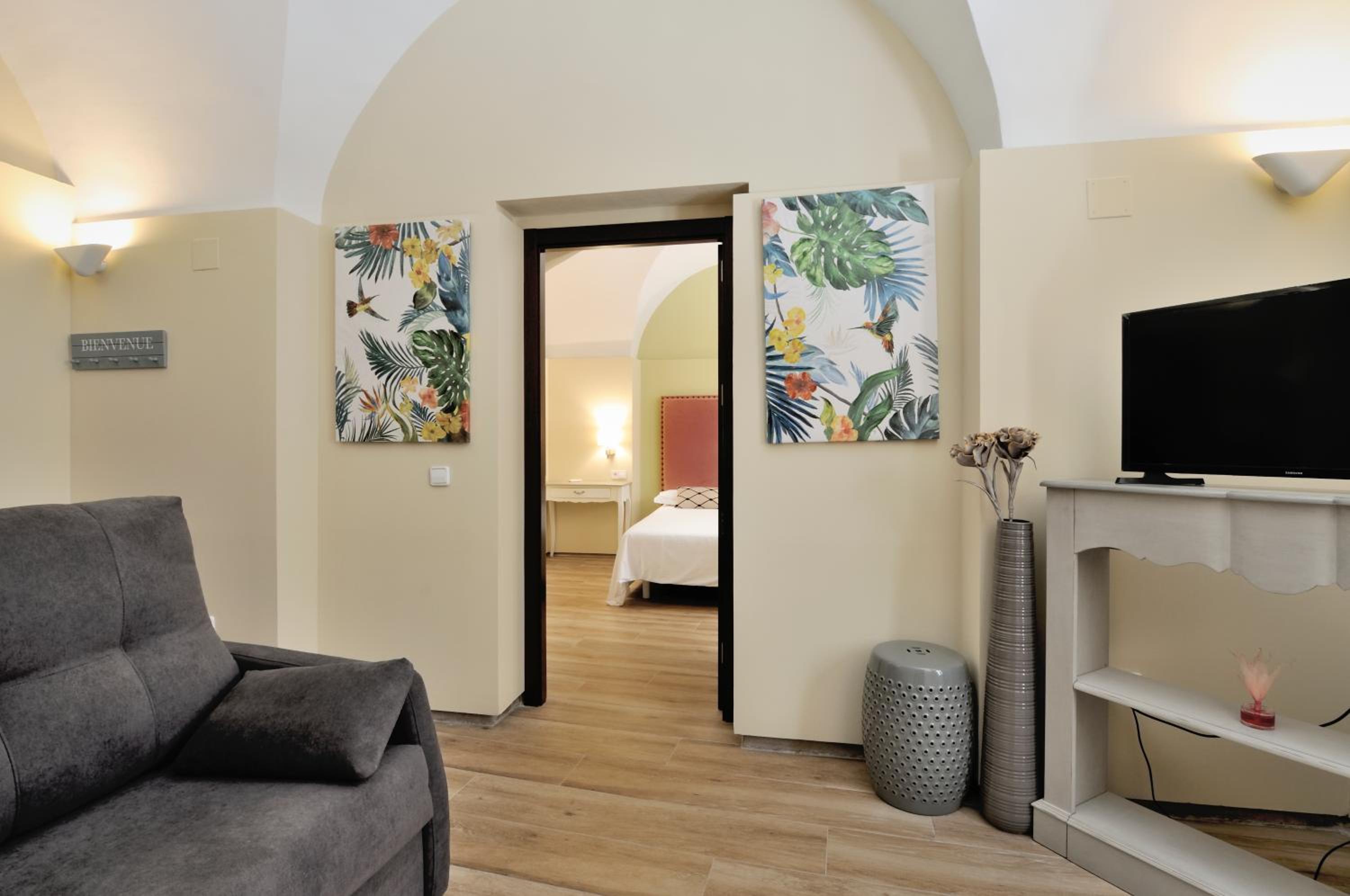 Apartment - Ground Floor photo 2