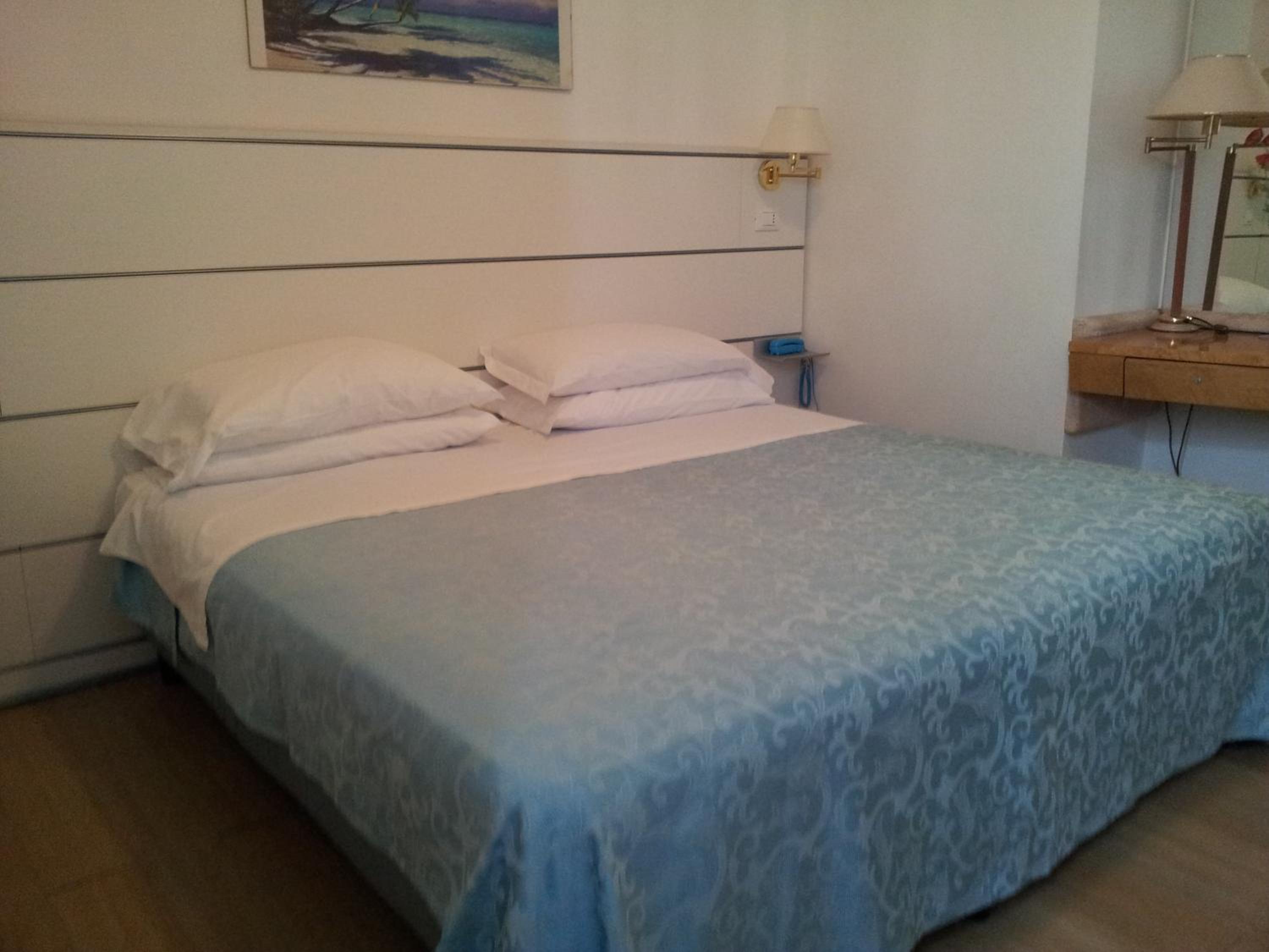 Single Bed in Male Dormitory Room photo 3