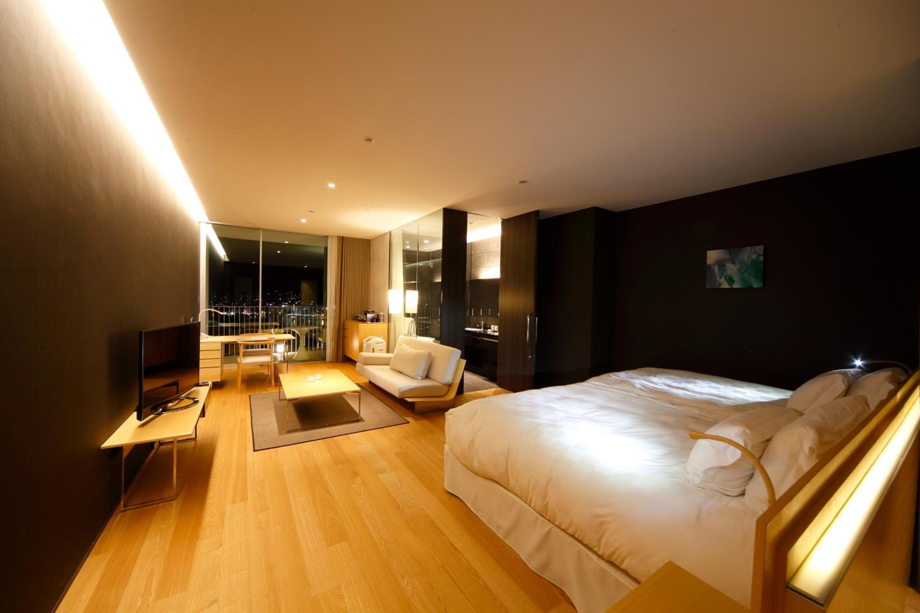 New Wing – Harbor Suite Twin Room with Jacuzzi Bath