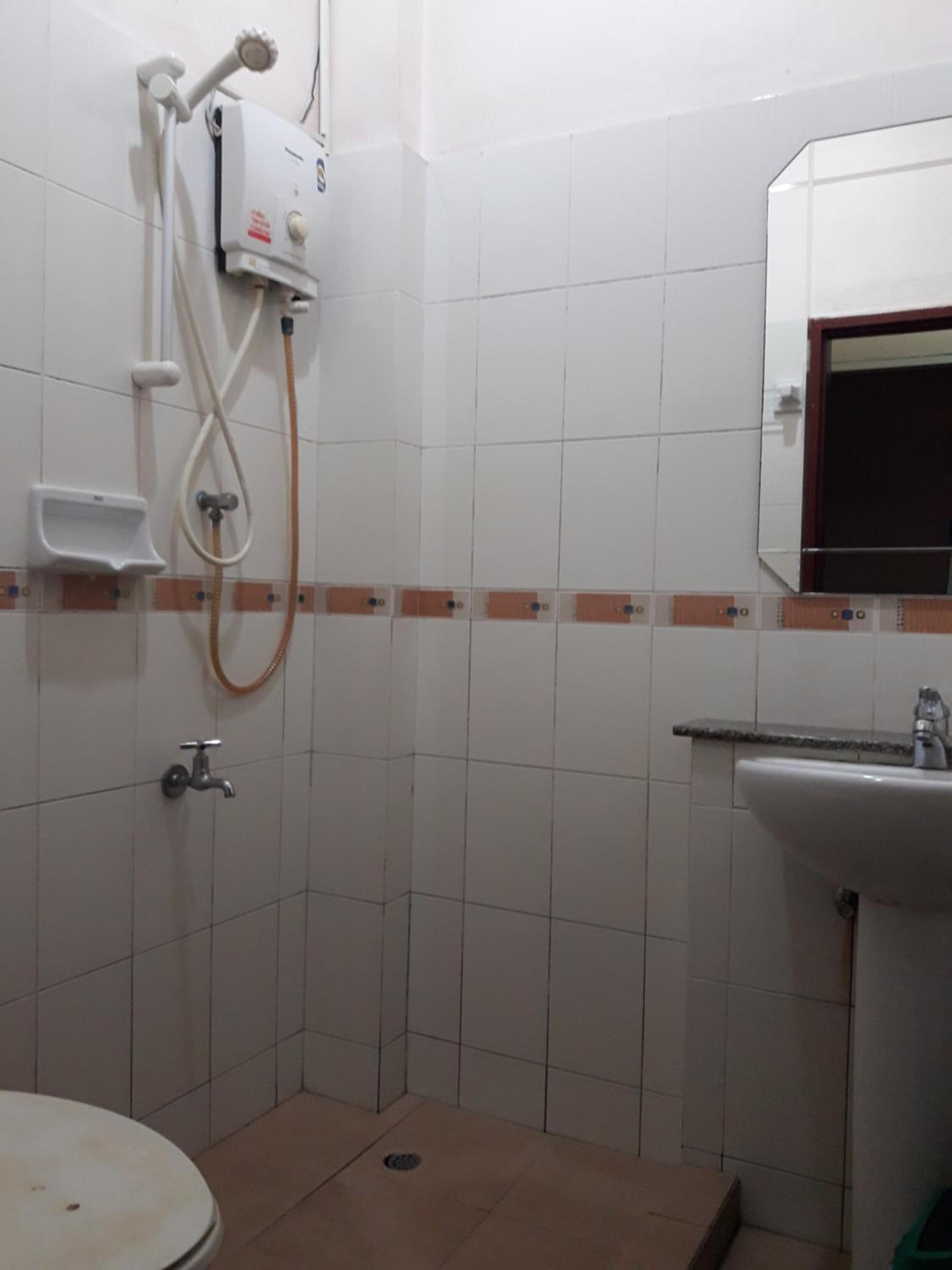 Budget Double Room with Shared Bathroom photo 2
