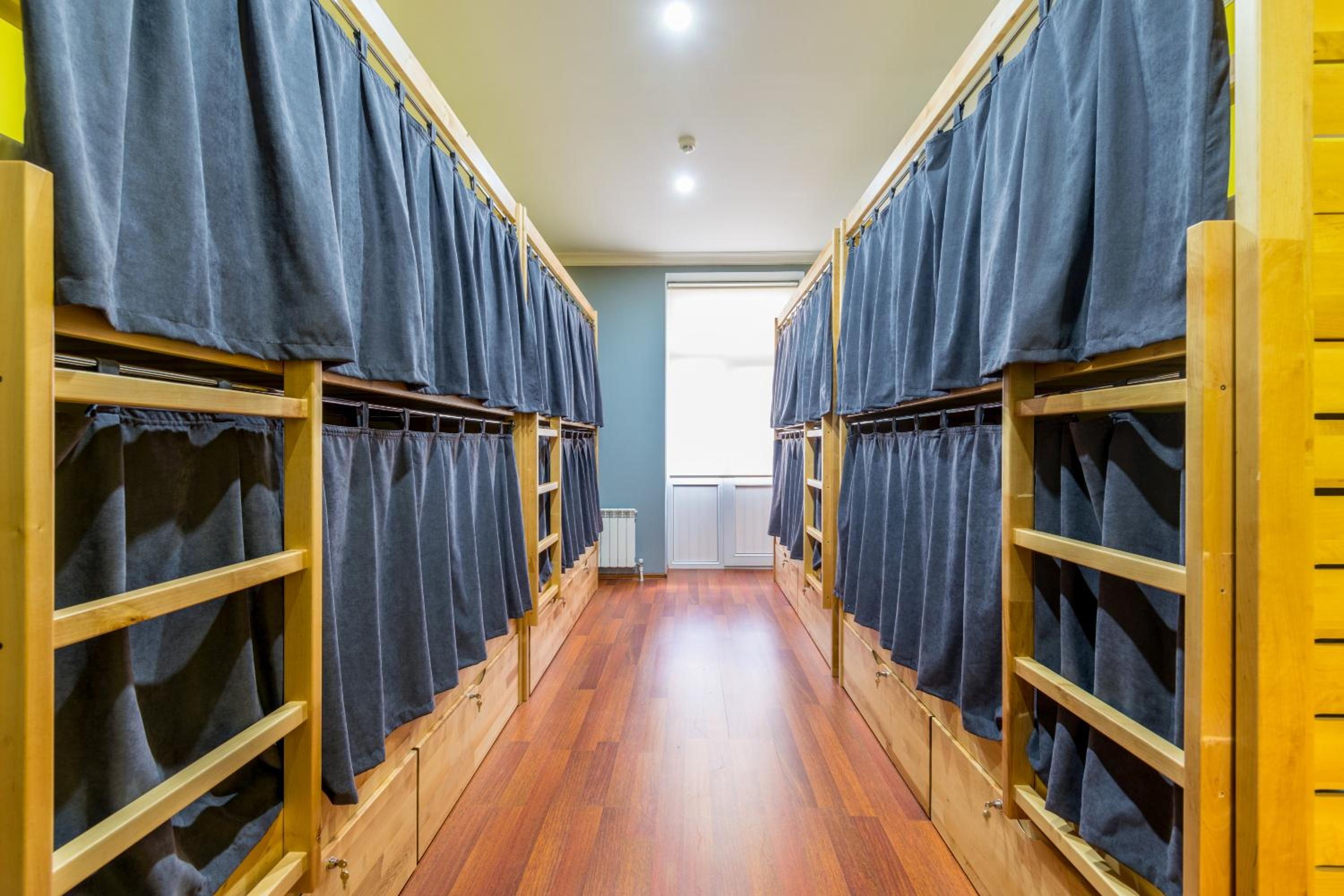 Bed in 10-Bed Mixed Dormitory Room photo 1