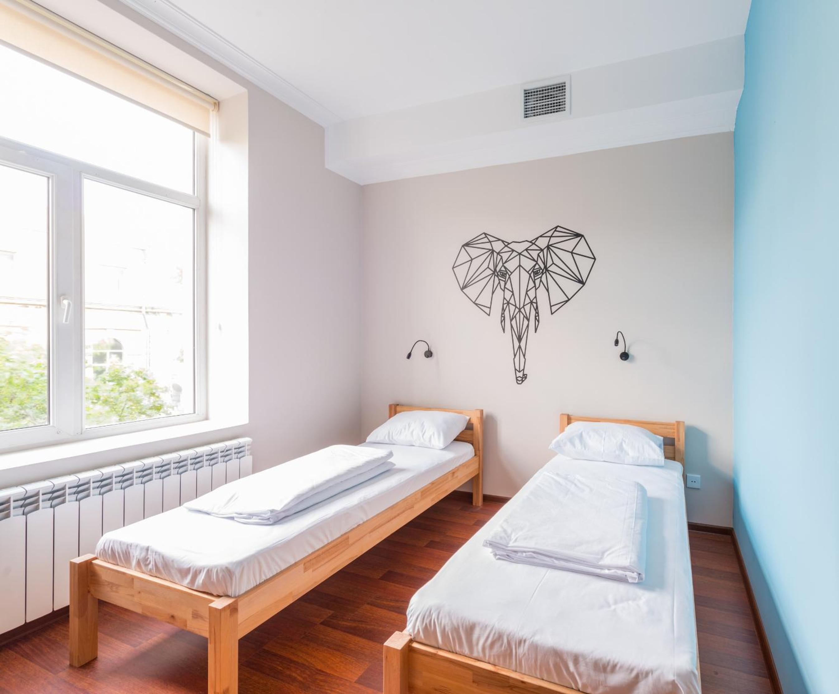 Twin Room with Bathroom photo 1