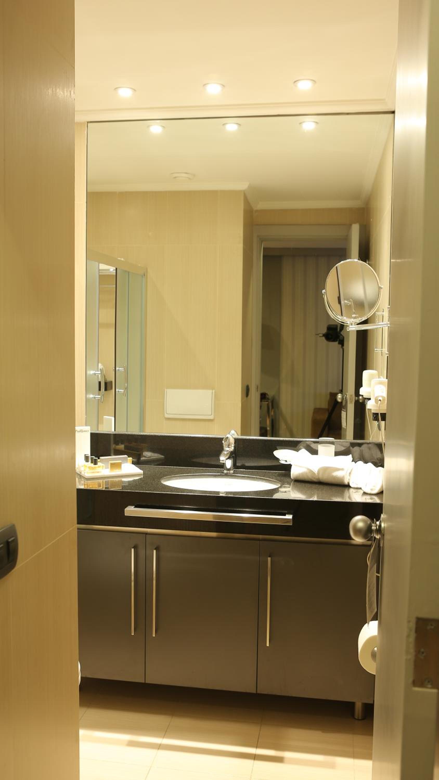 Deluxe Room - Photo 2