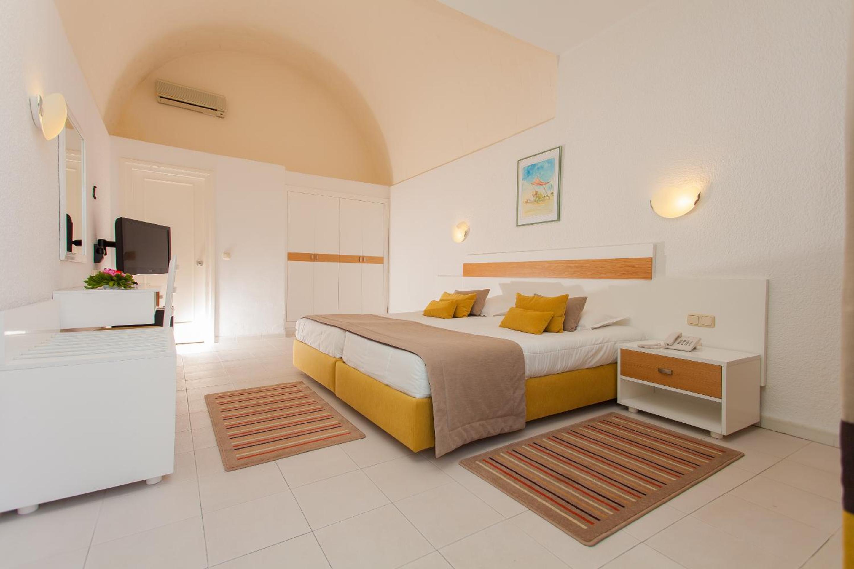 Standard Double Room - Photo 1