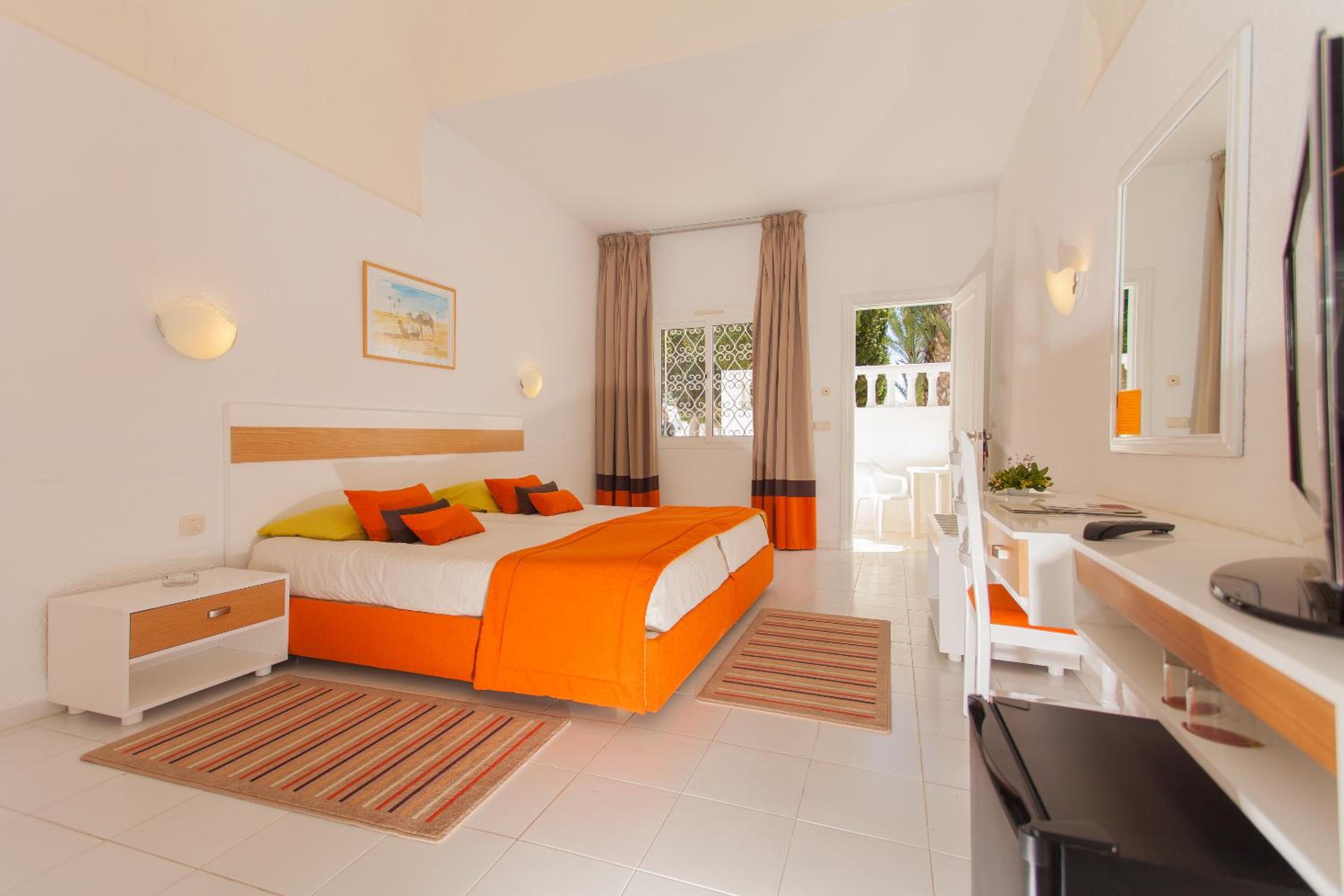 Standard Double Room - Photo 2