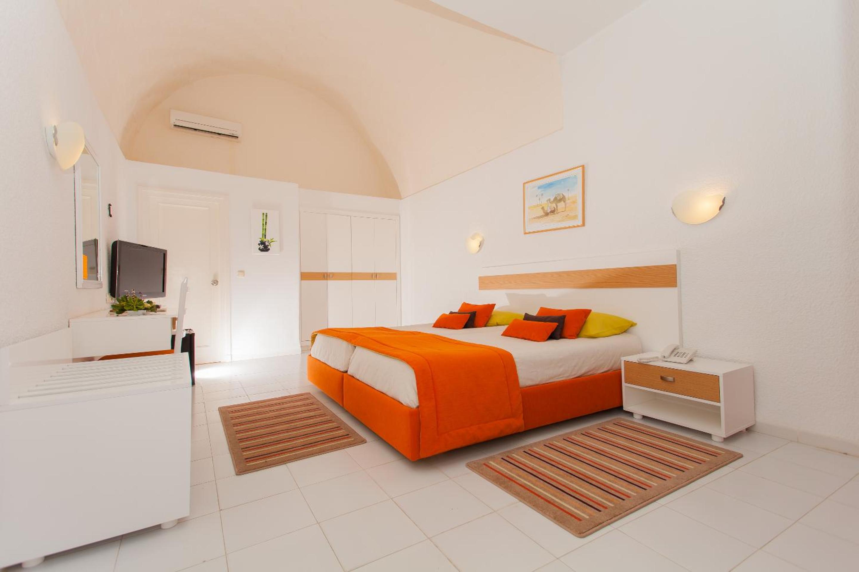 Standard Double Room - Photo 3