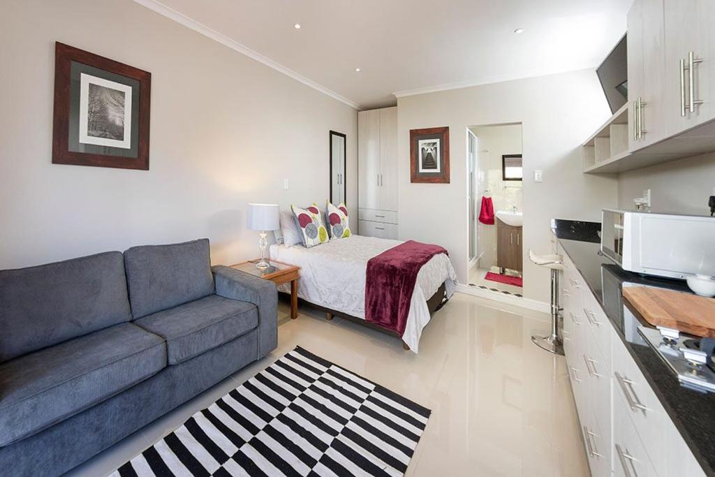 Apartment with Garden View - Photo 11