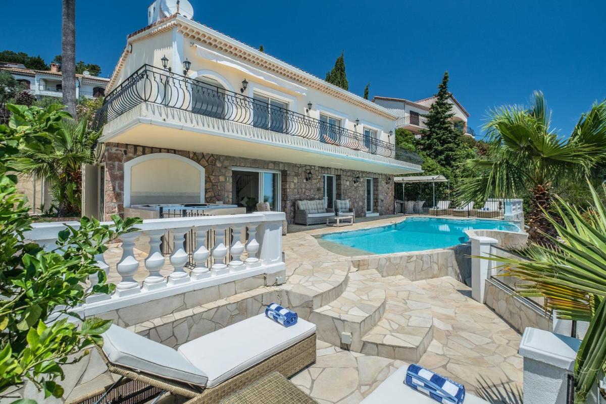 Villa with Sea View photo 1