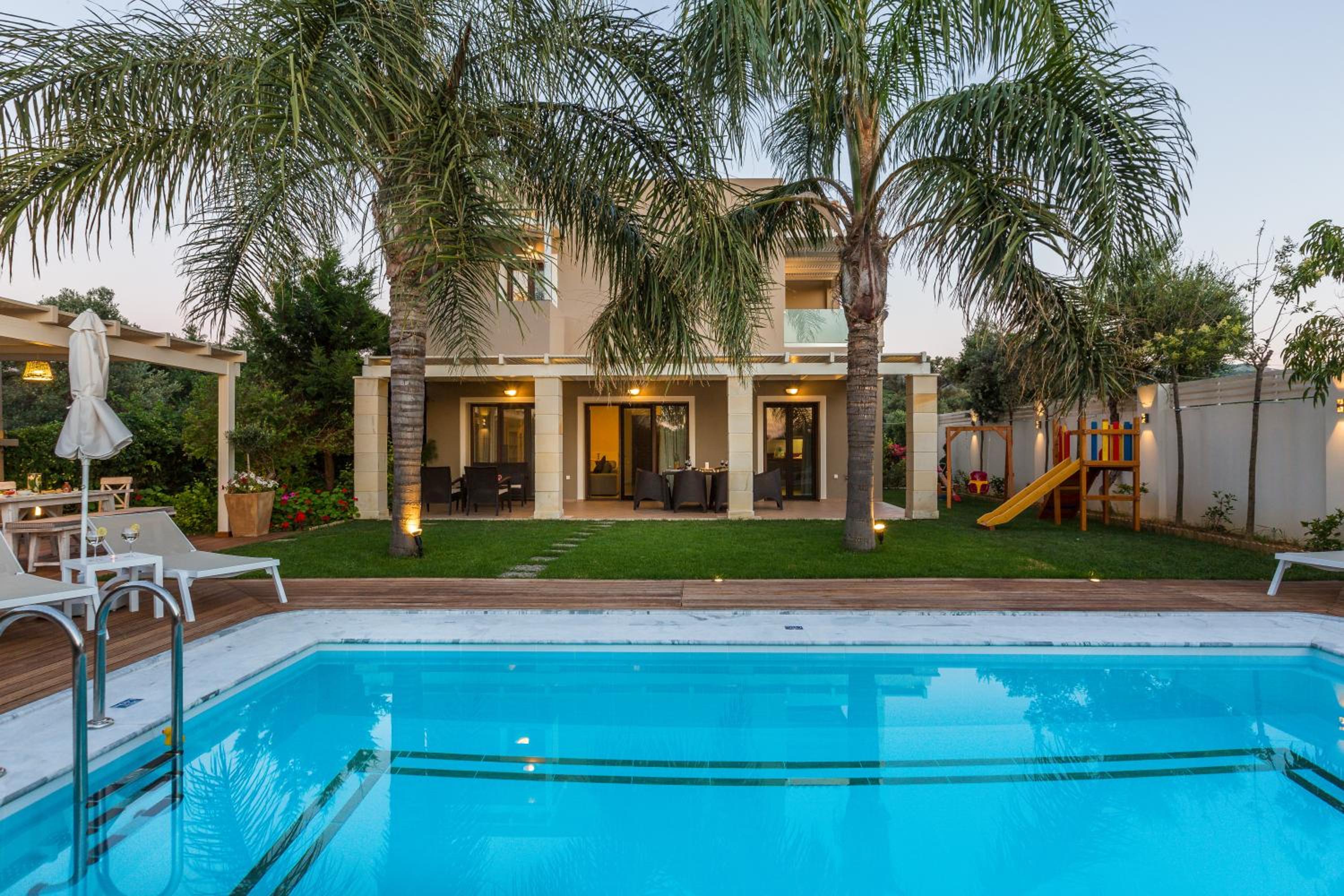 Four-Bedroom Villa photo 2