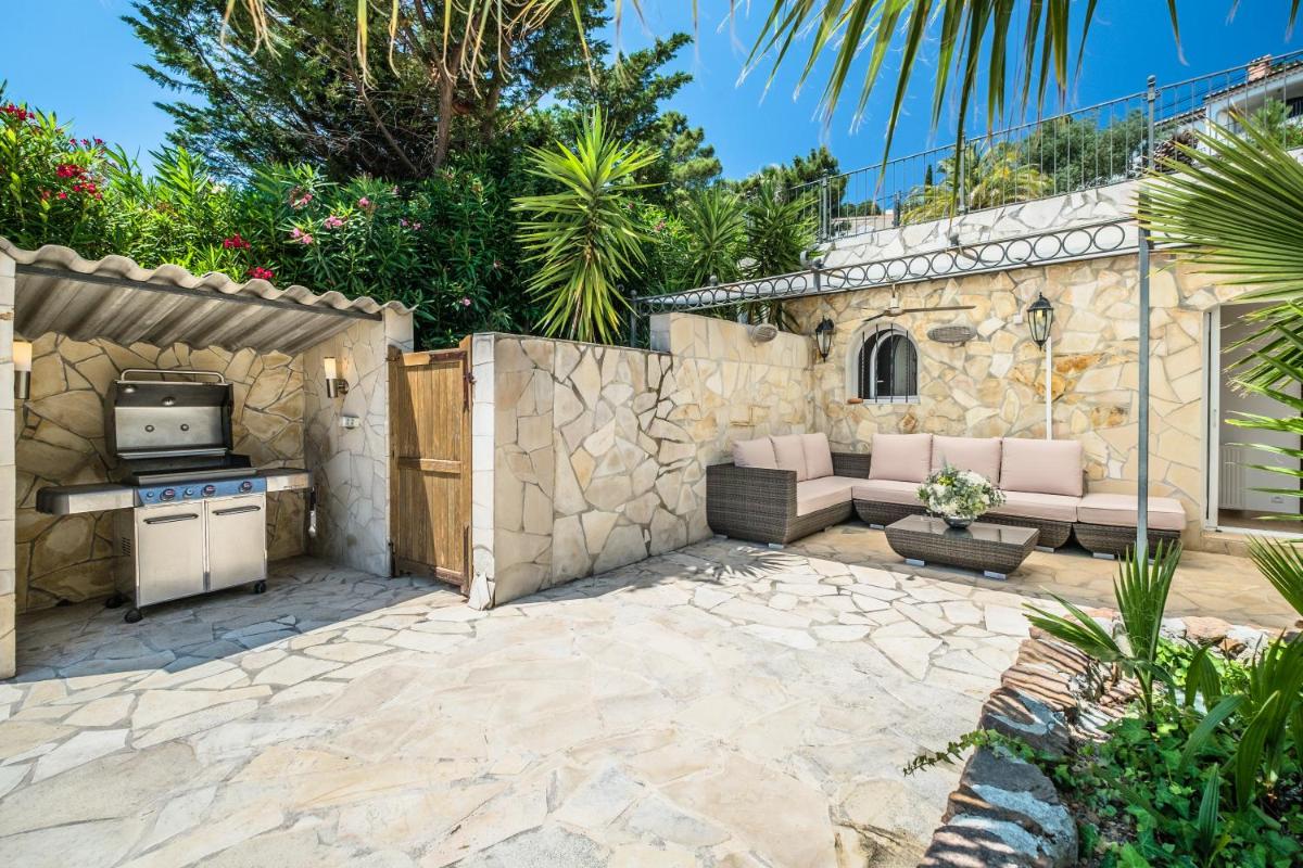 Villa with Sea View photo 3