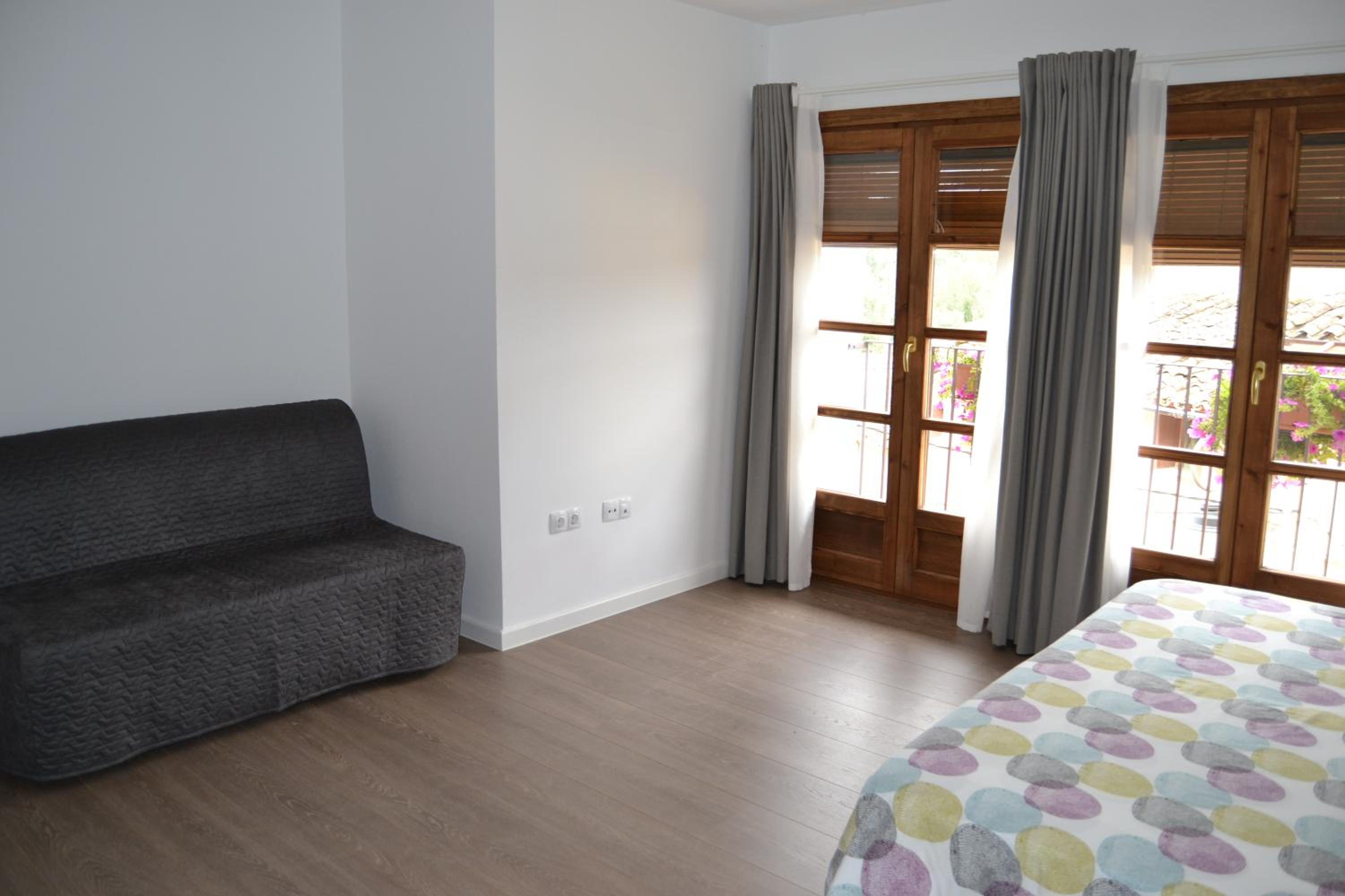 Queen Room with Two Queen Beds photo 1