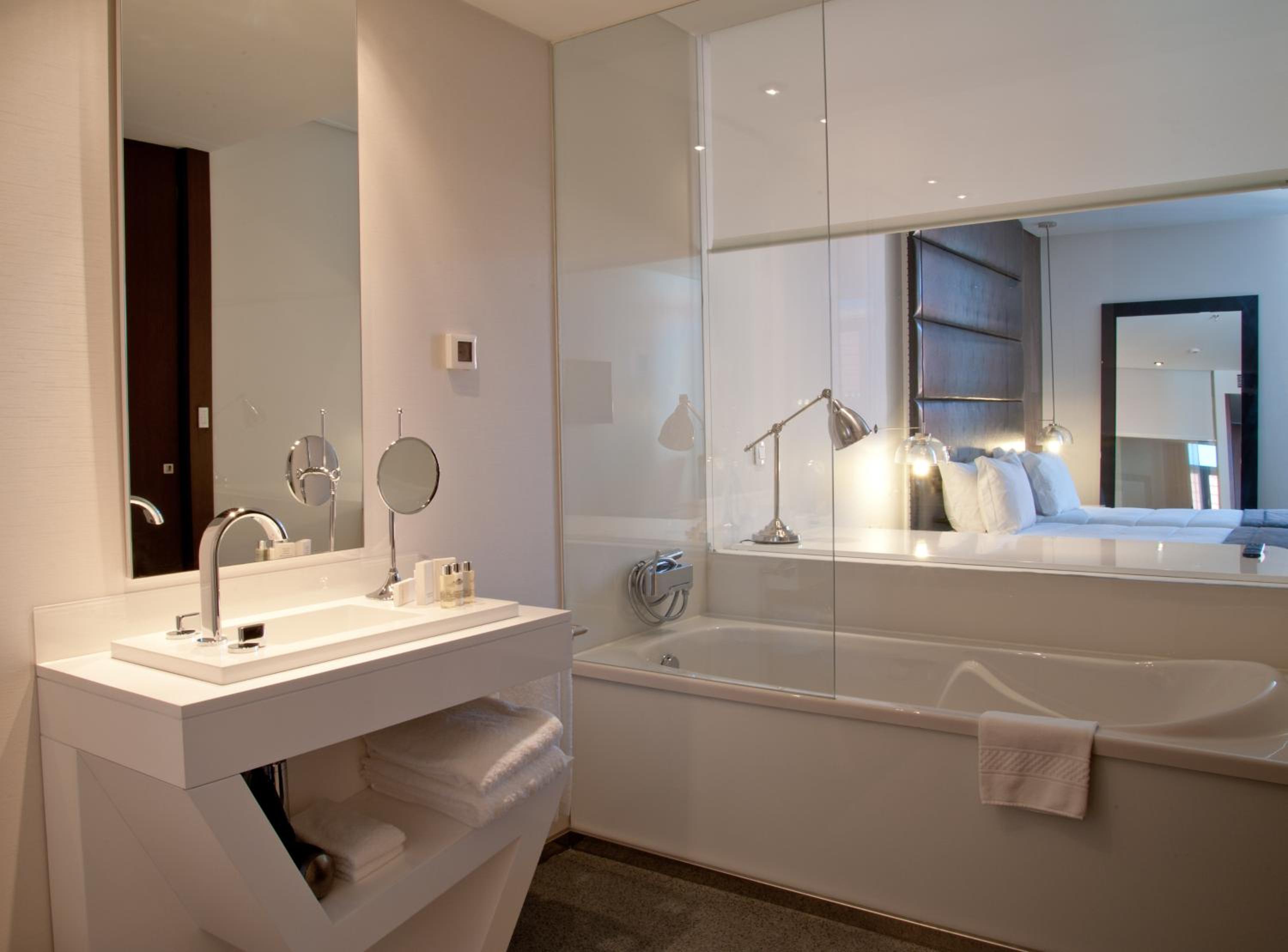 Double or Twin Deluxe Room with River or Castle View photo 2
