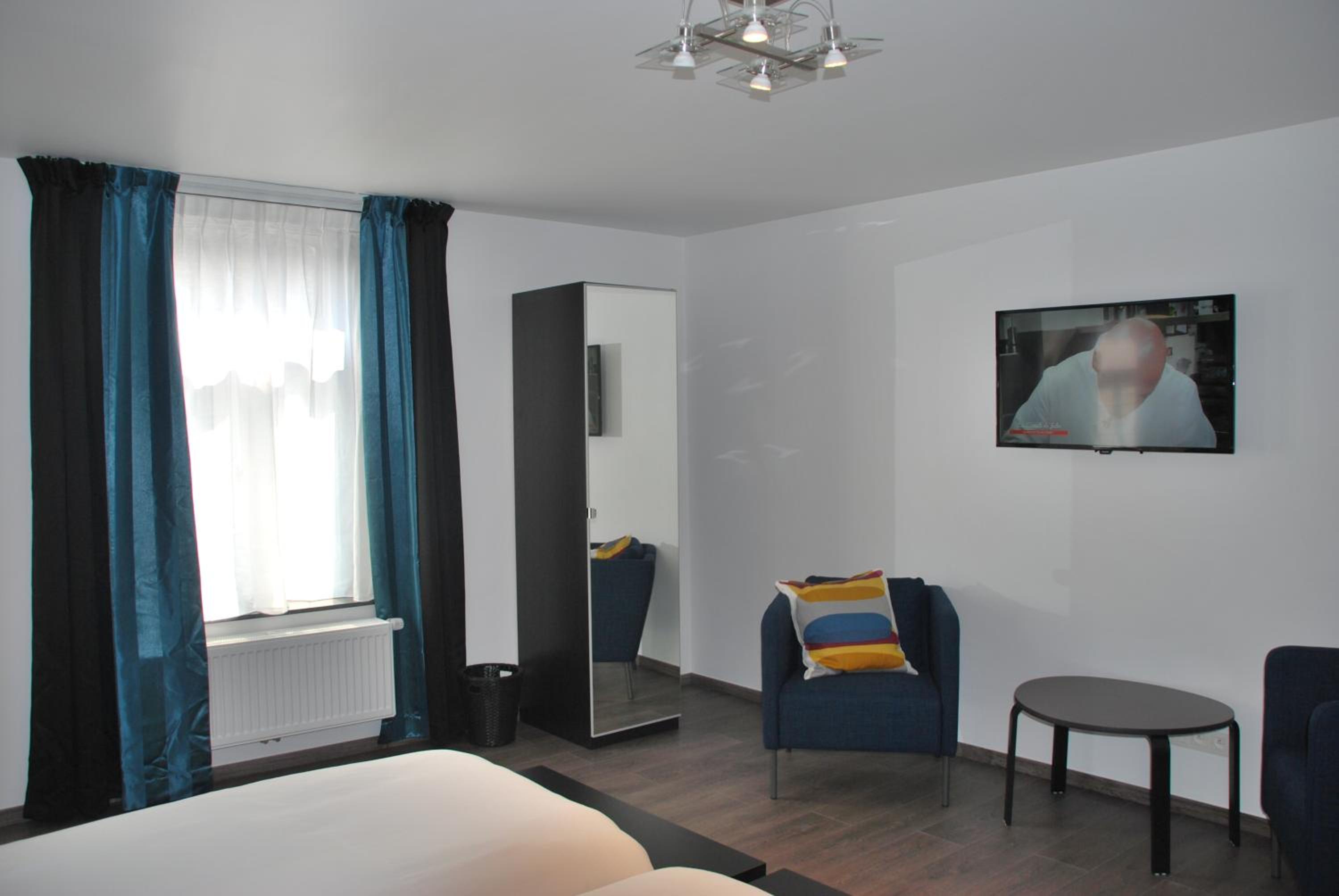Standard Double Room - Photo 4
