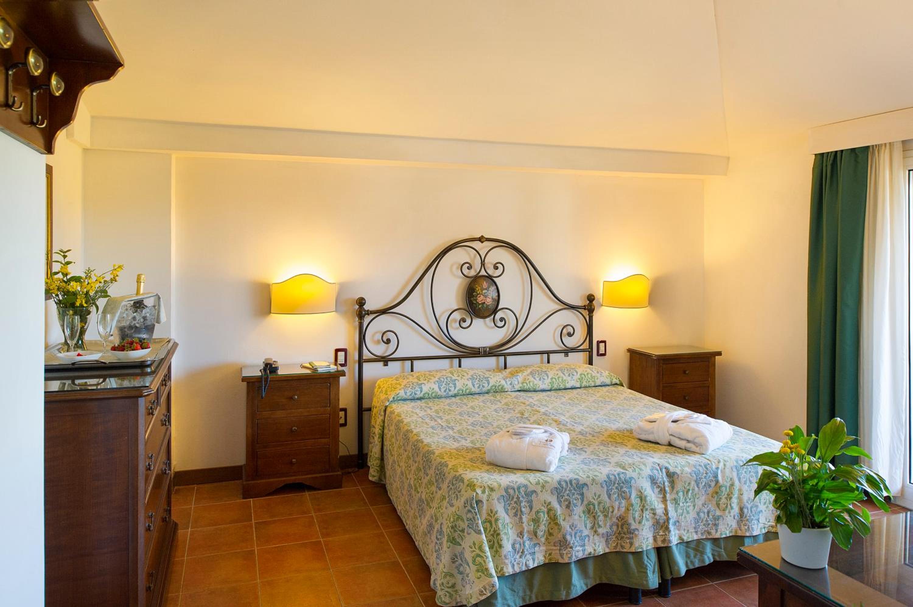 Classic Double or Twin Room - Photo 1