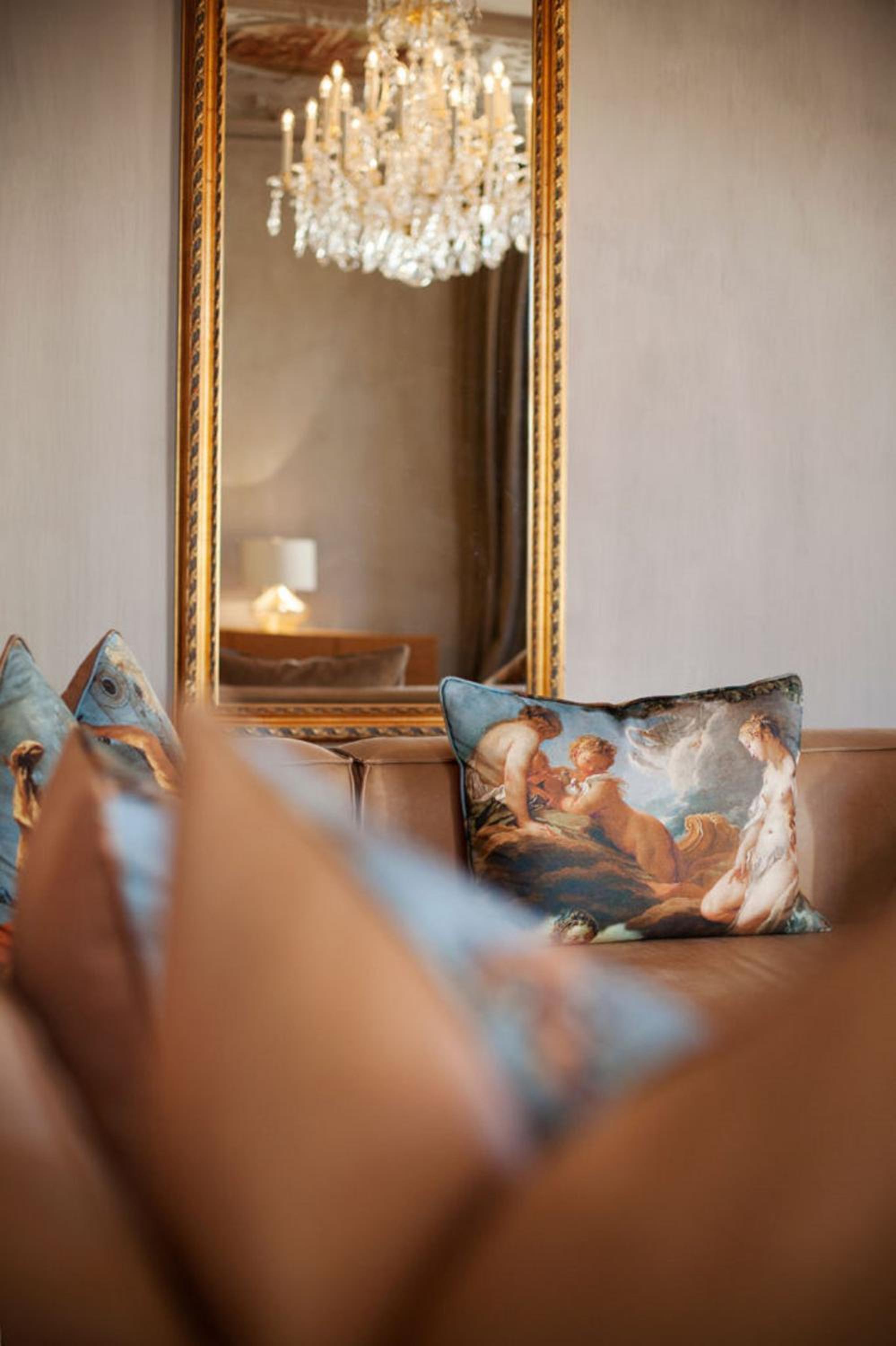 Superior King Suite photo 1