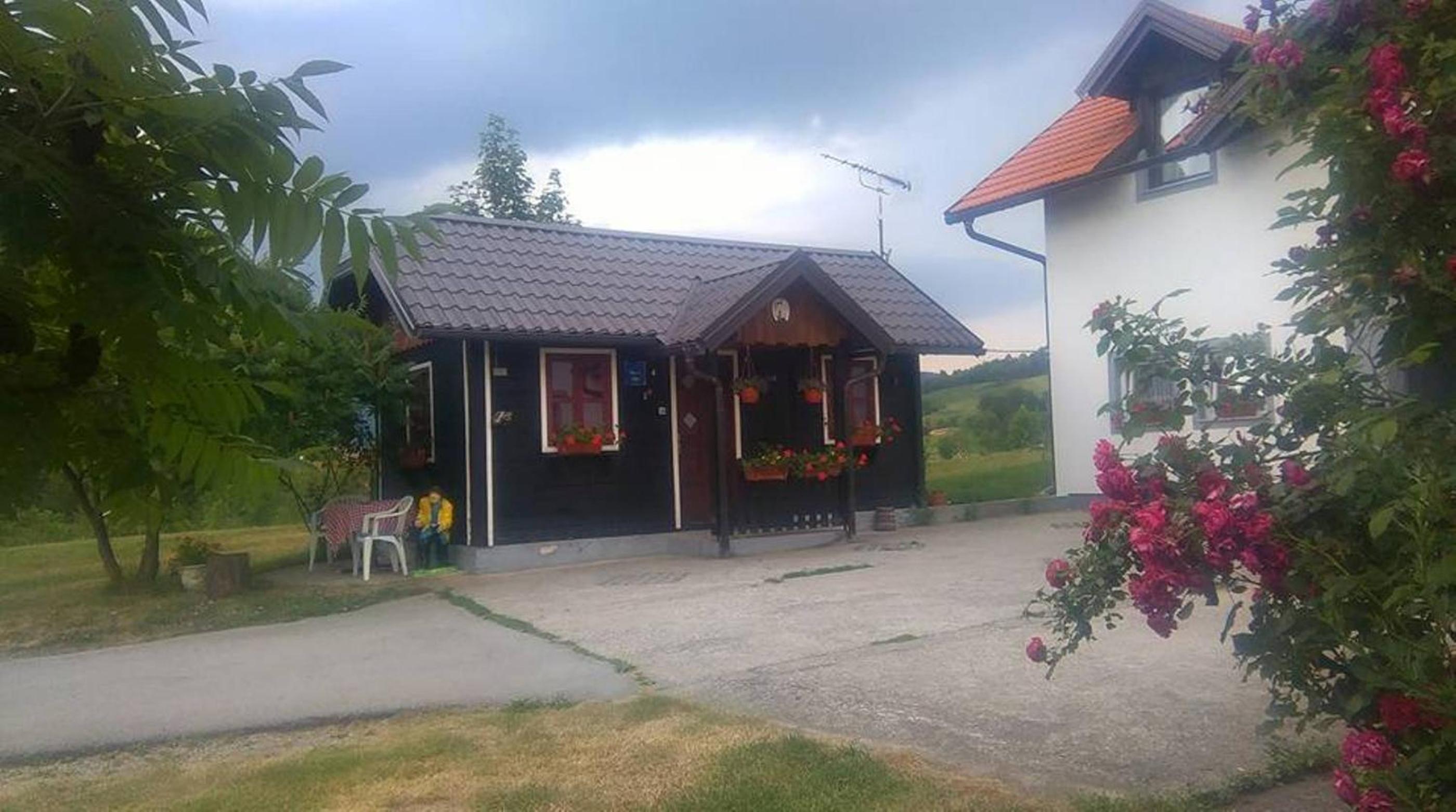 Bungalow with Garden View - Photo 15