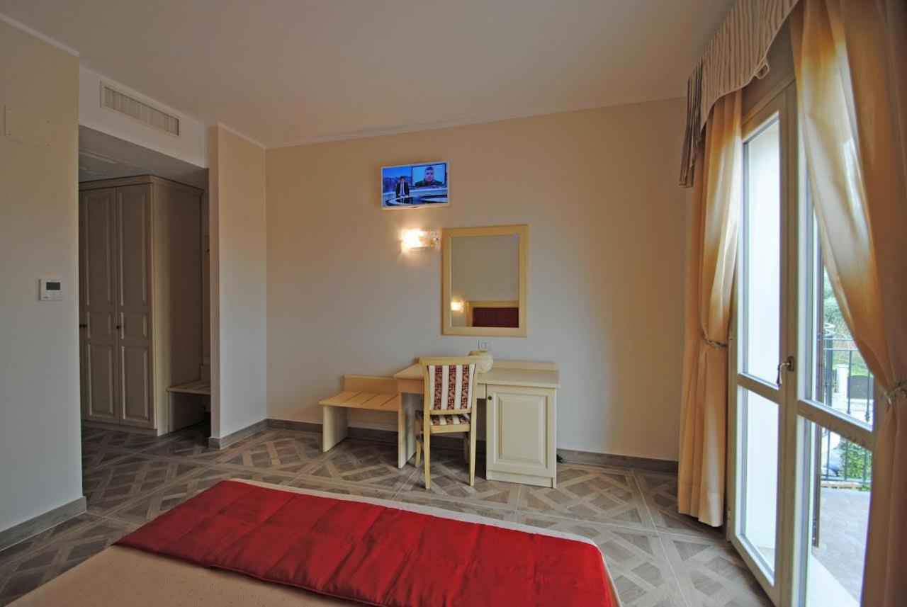King Room with Balcony photo 3