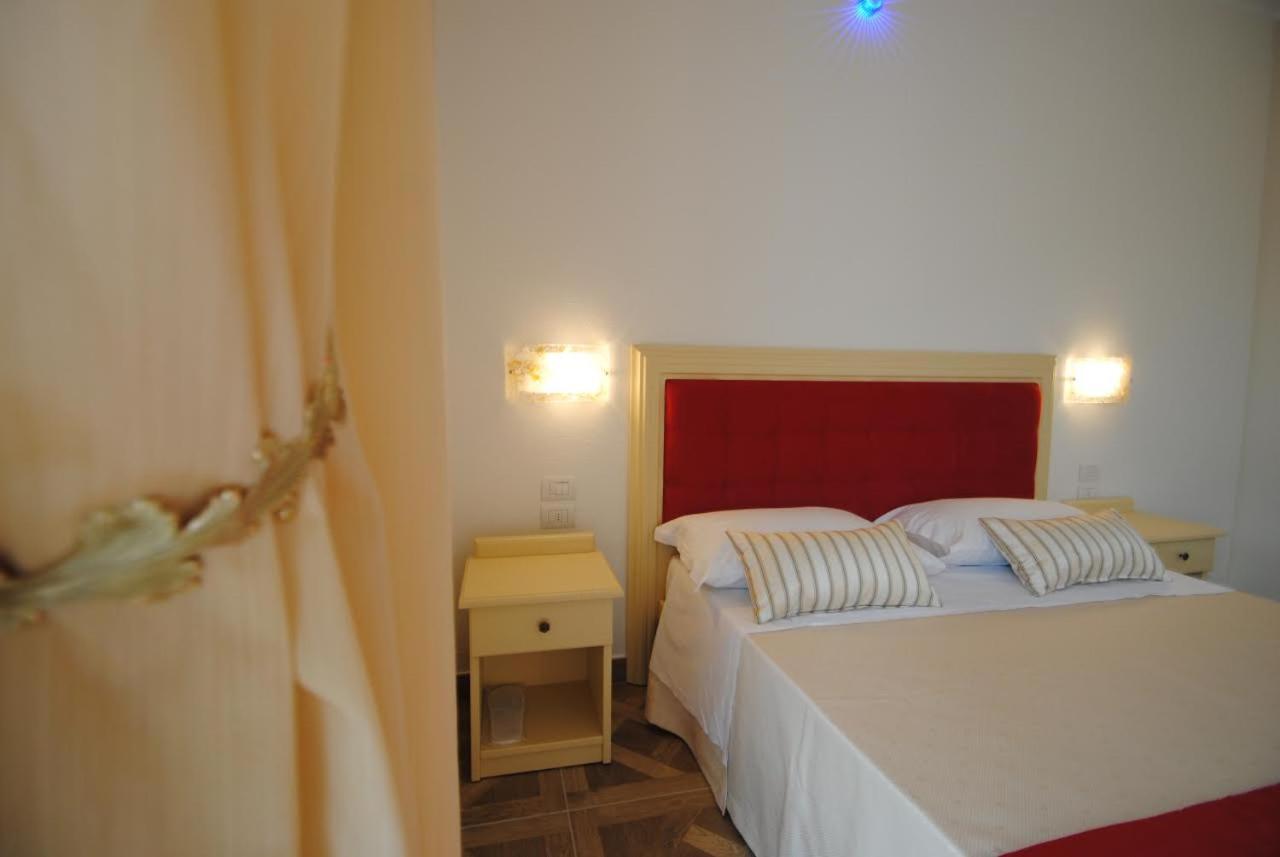 King Room with Balcony photo 2