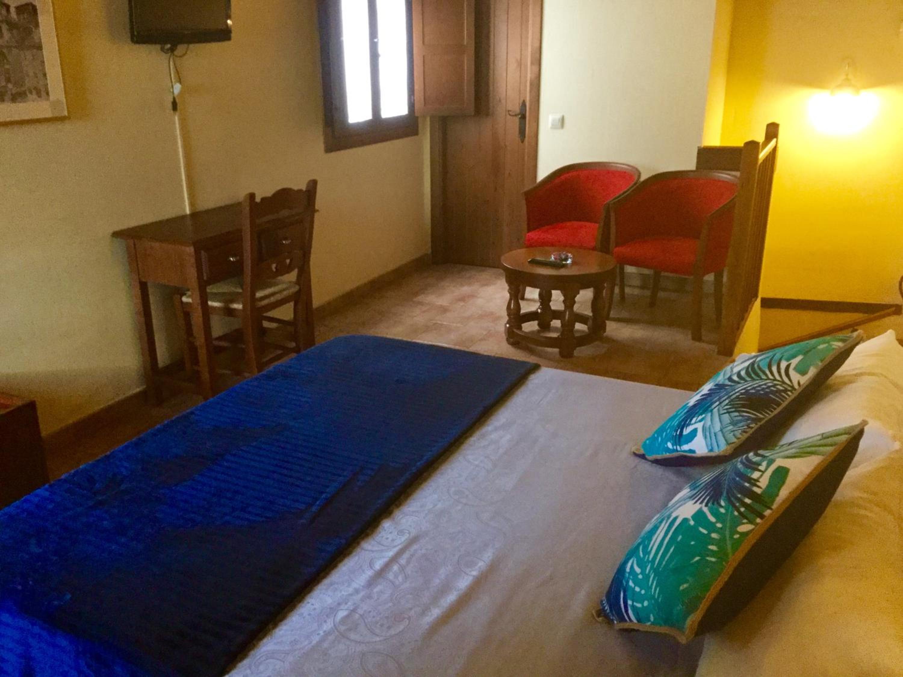 Double or Twin Room - Photo 15