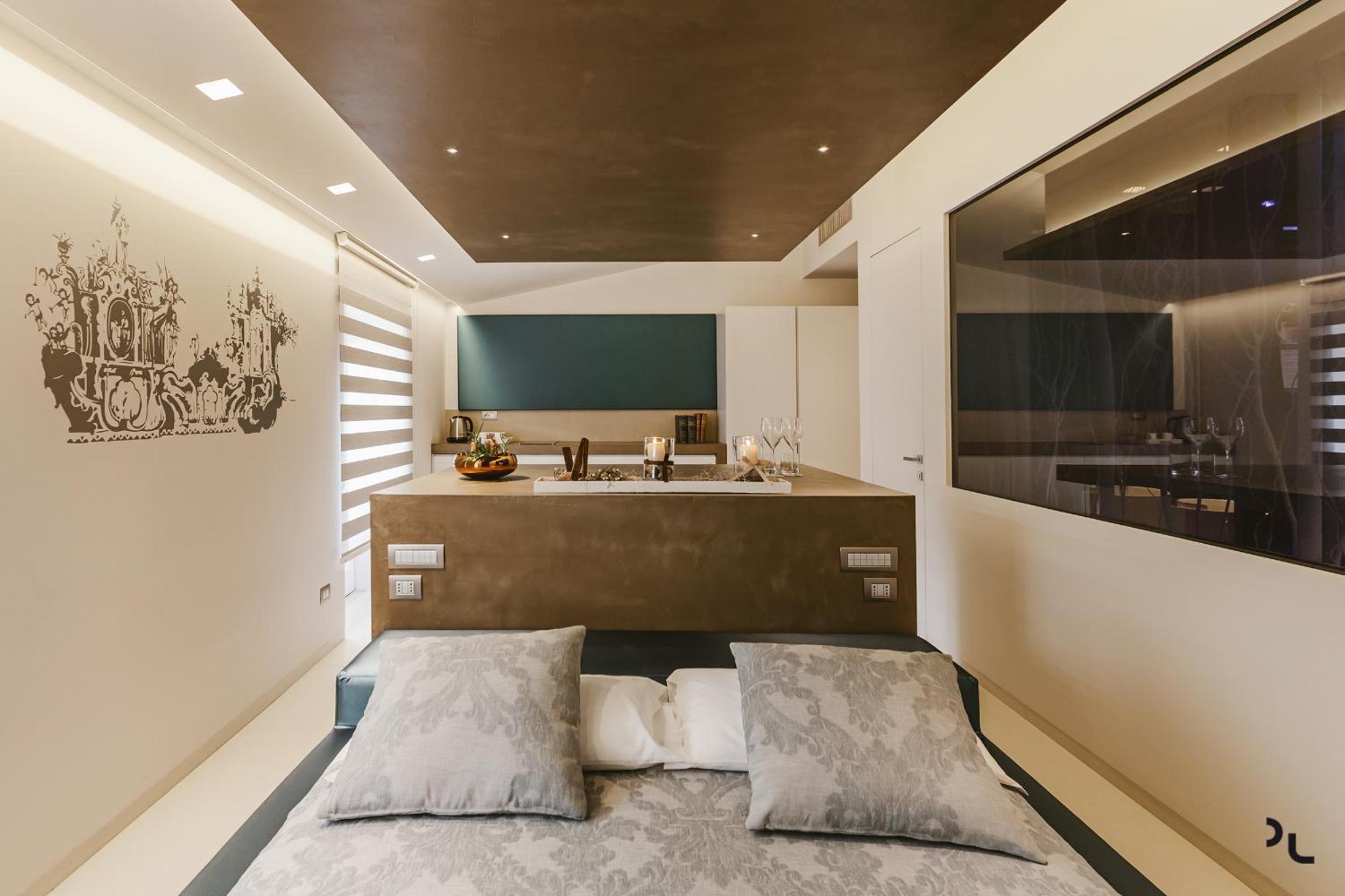 Suite with Spa Access photo 1