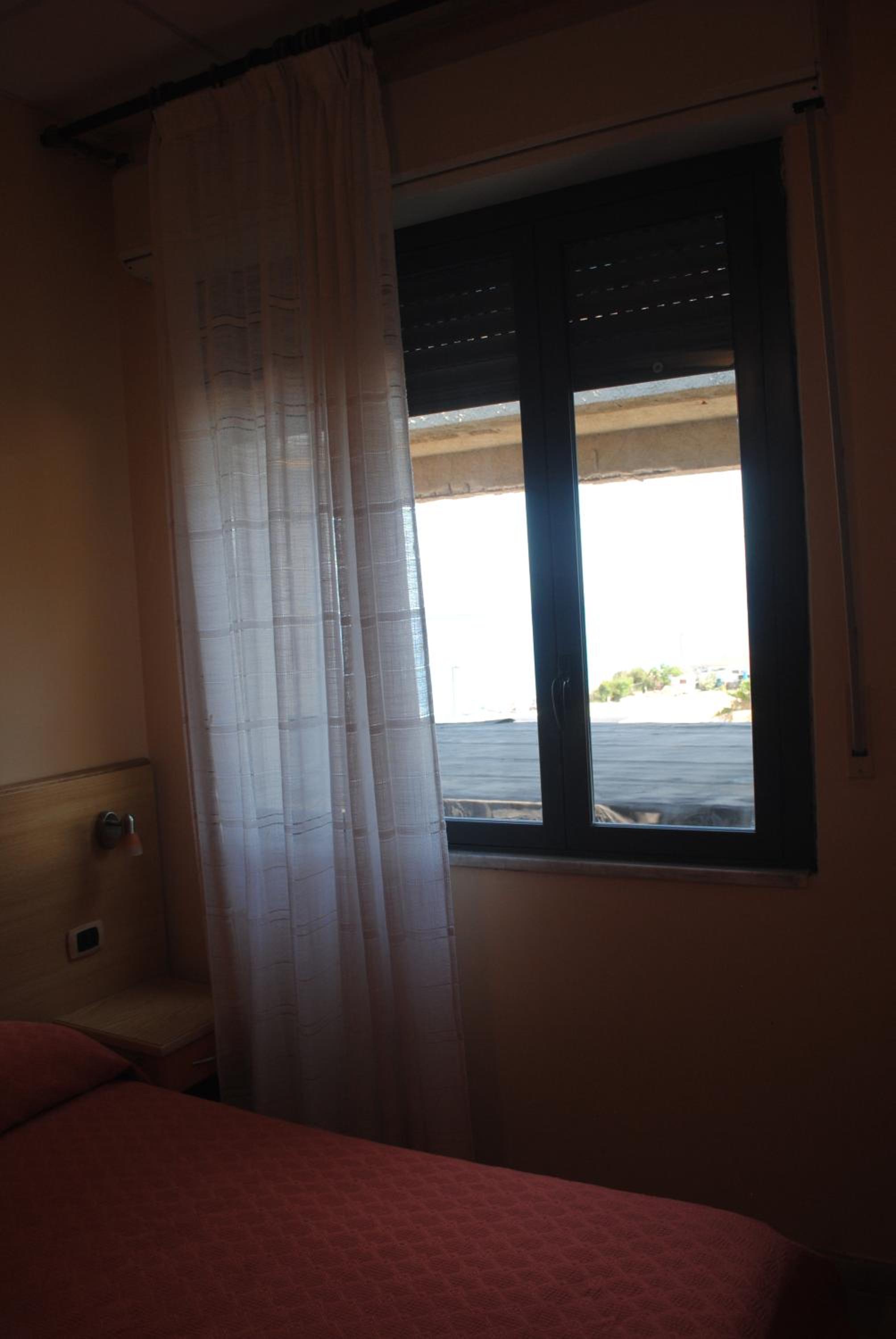 Standard Twin Room with Sea View photo 1