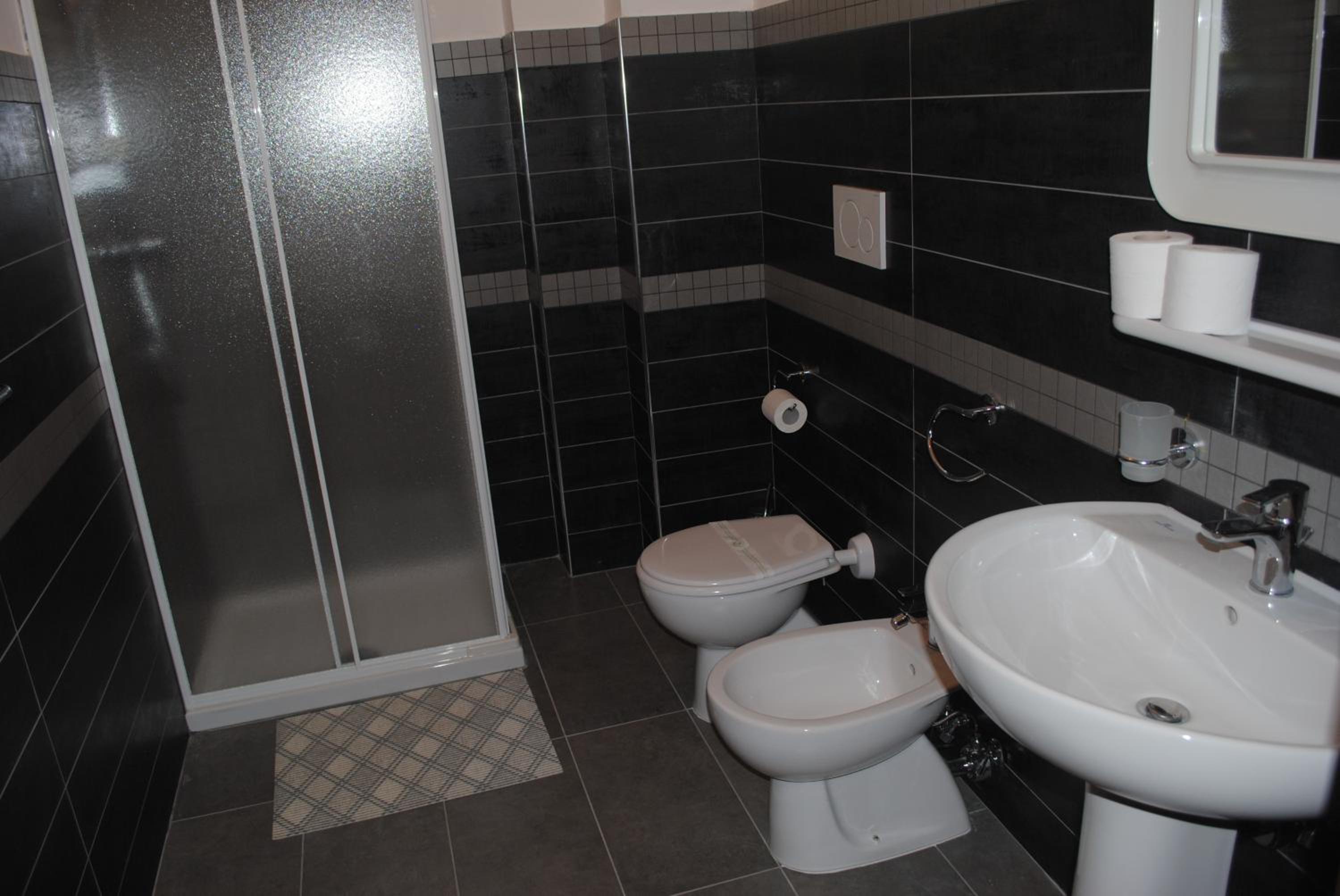Double or Twin Room with Sea View photo 3