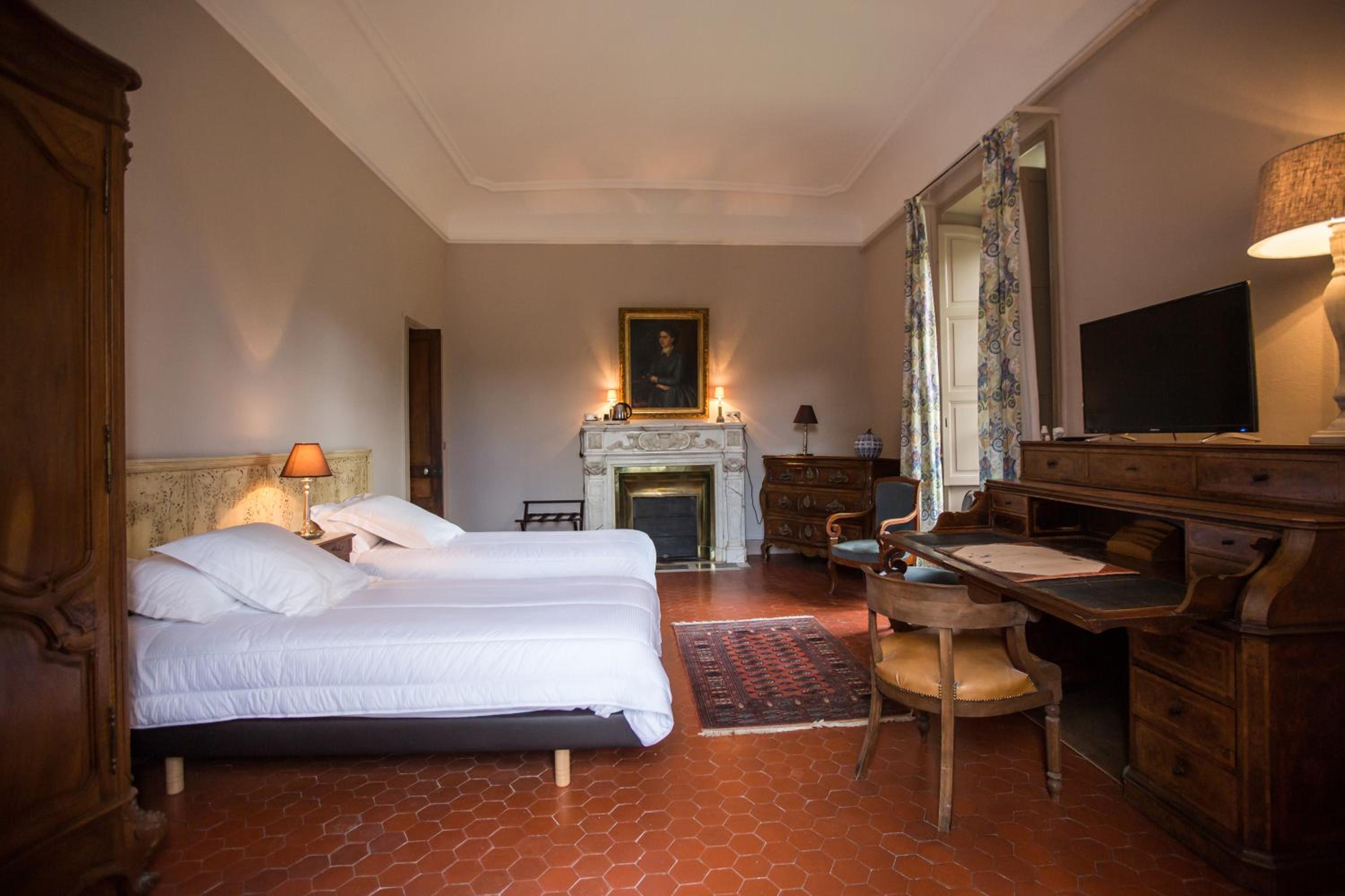 Twin Room with Garden View - Photo 4