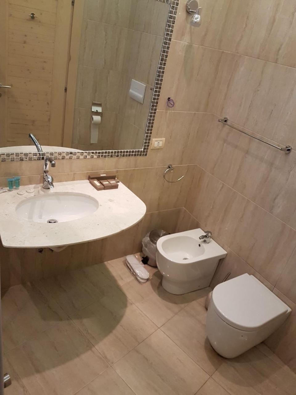 Double Room with Balcony and Sea View photo 2