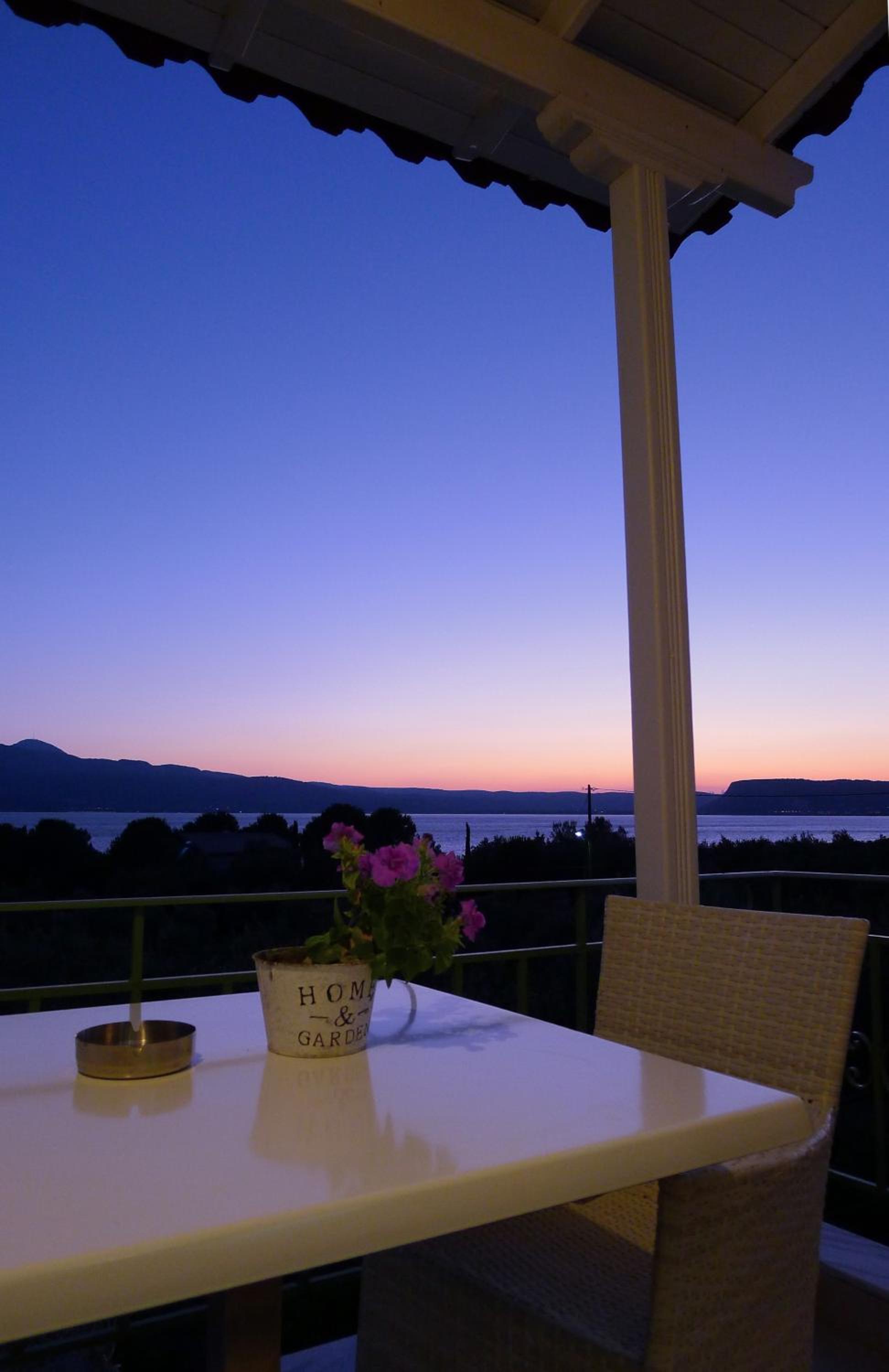 Deluxe Double Room with Balcony and Sea View - Photo 8