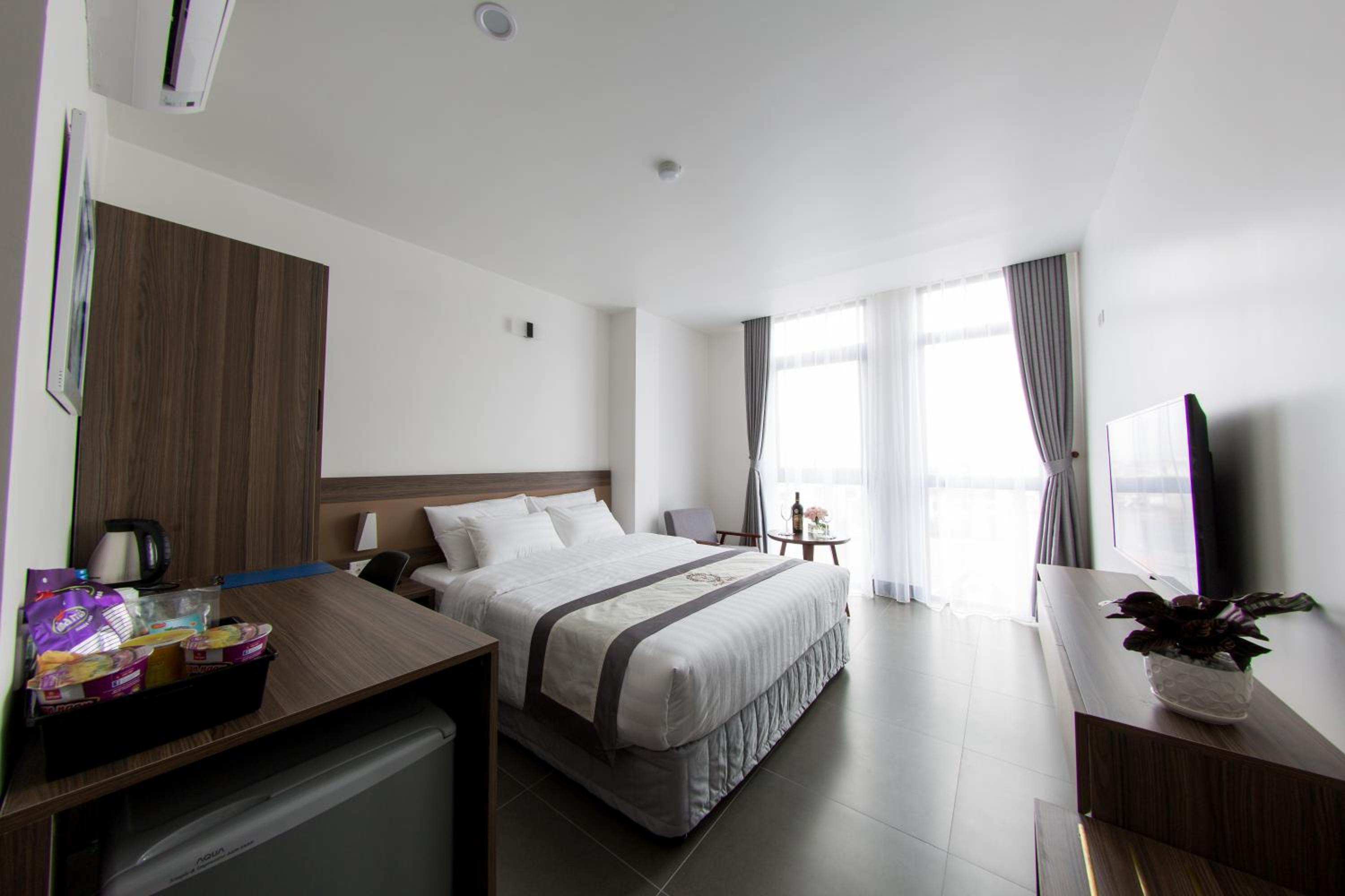 Deluxe Double Room - Photo 13