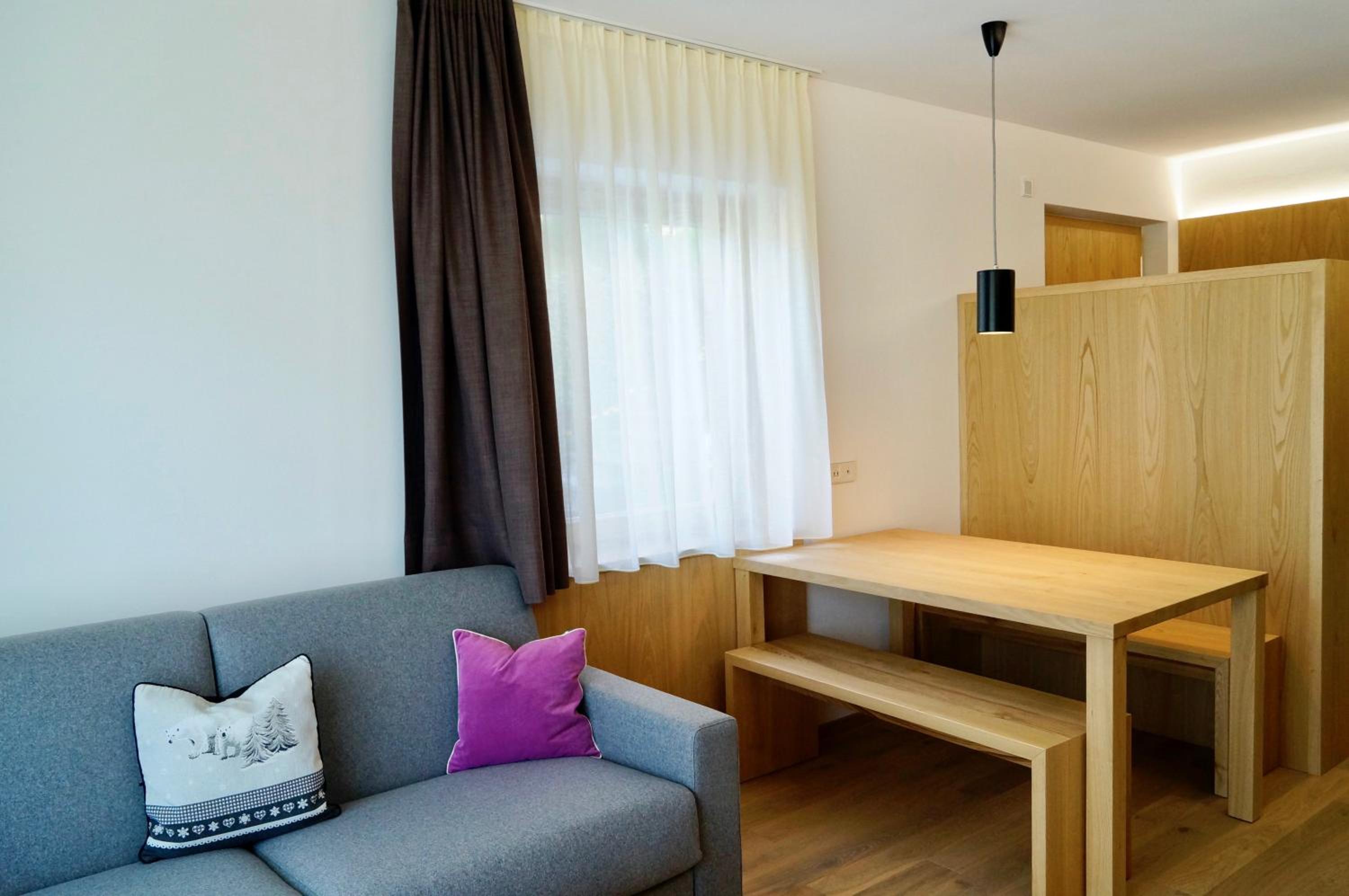 One-Bedroom Apartment photo 2