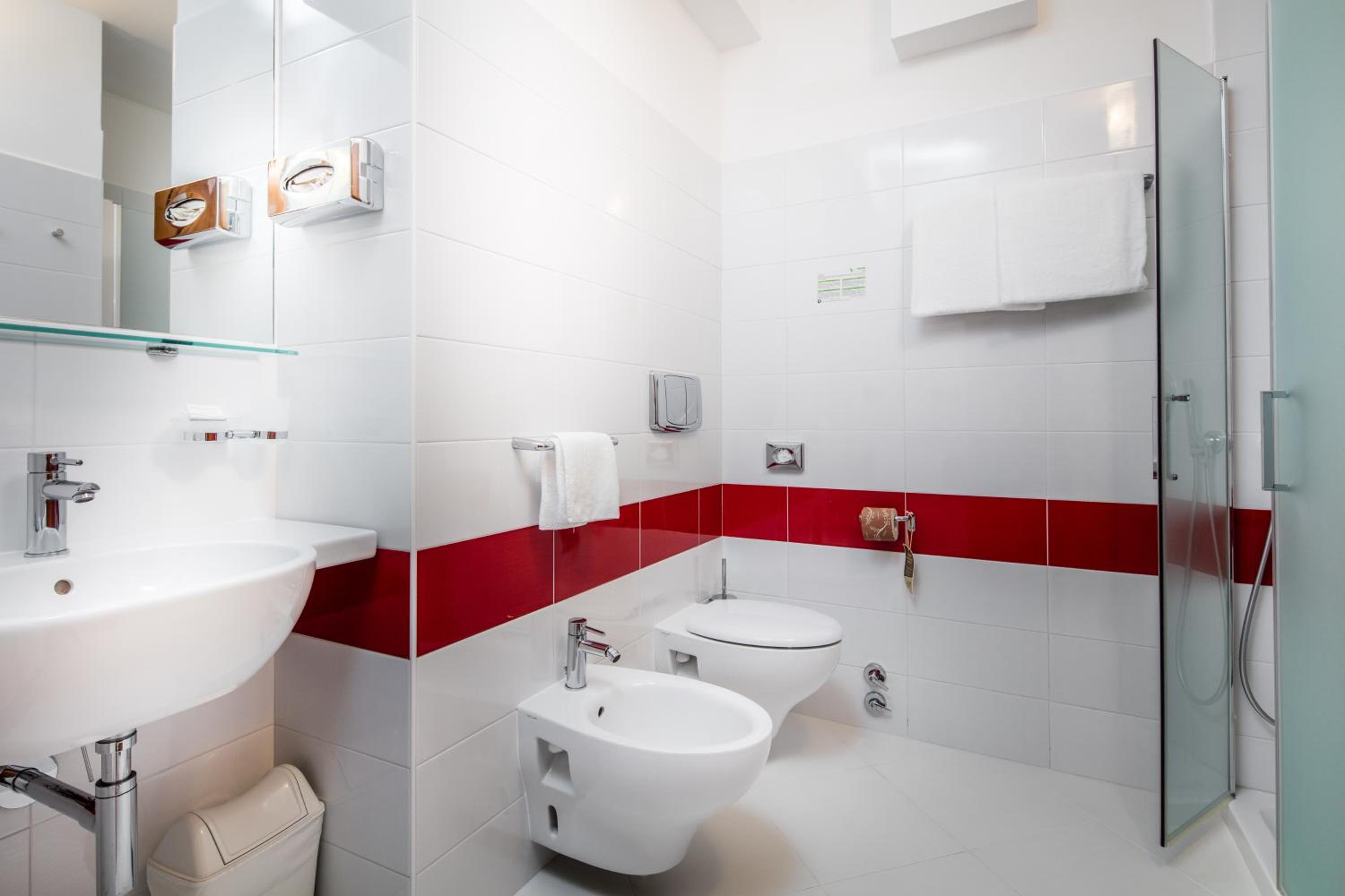 Double Room - Photo 13
