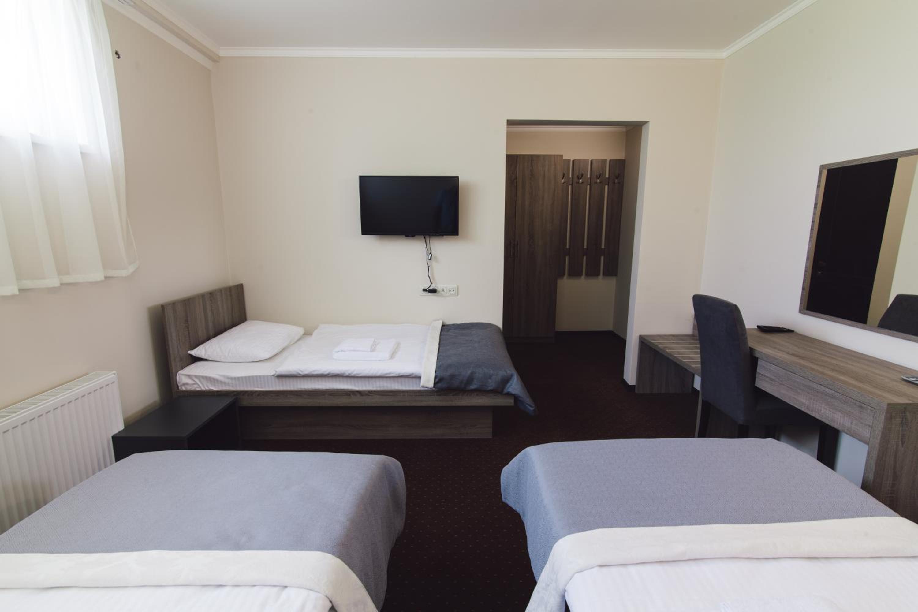 Standard Triple Room photo 3