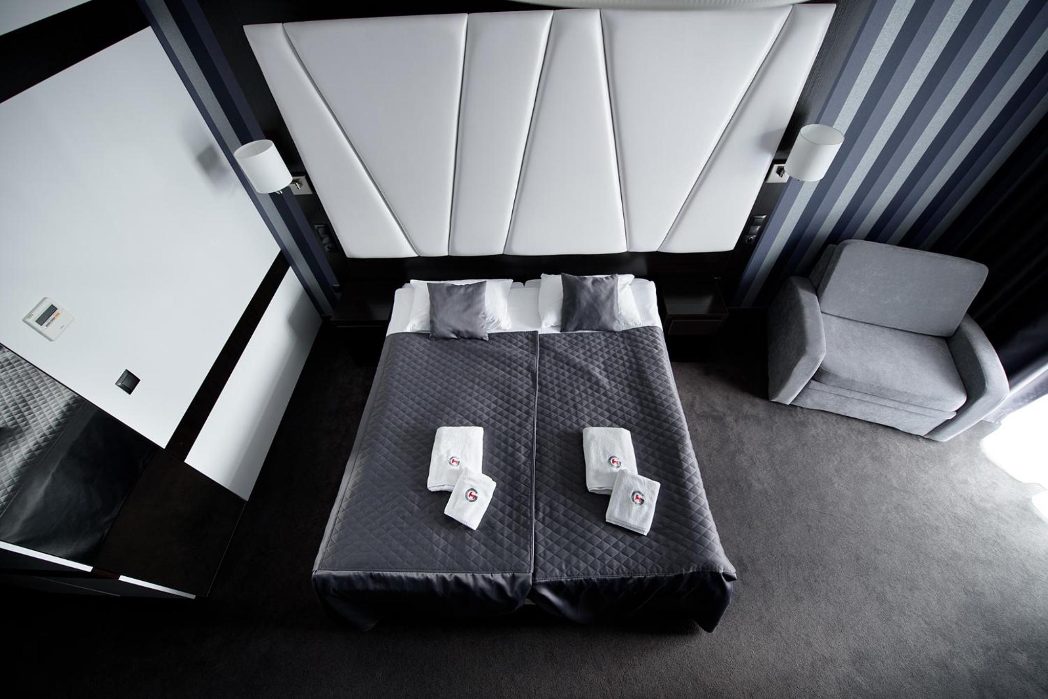 Double or Twin Room - Photo 8