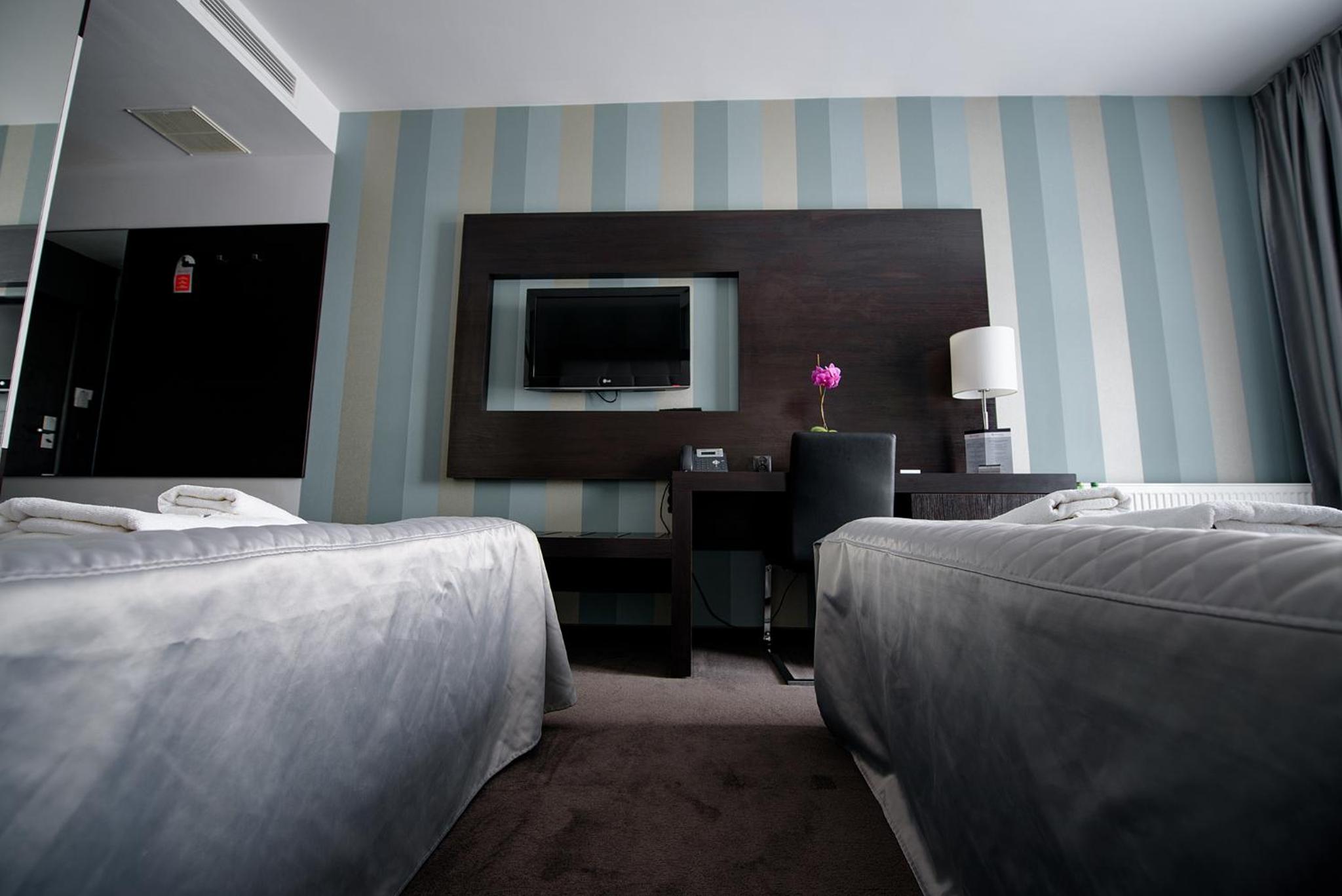 Double or Twin Room - Photo 4