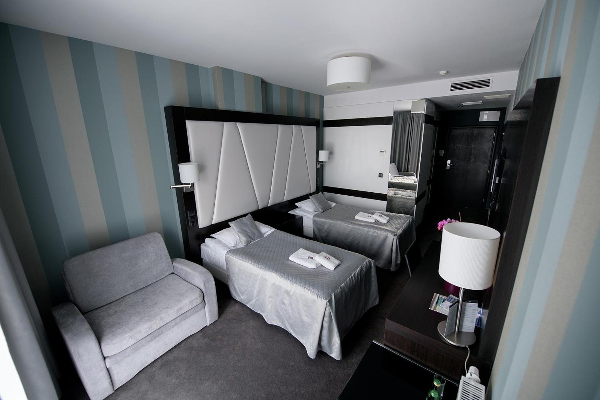 Double or Twin Room - Photo 3